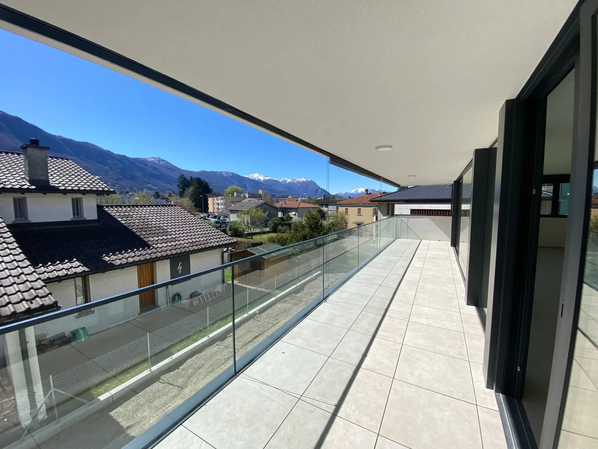 Moderne Wohnung mit Terrasse in Giubiasco
