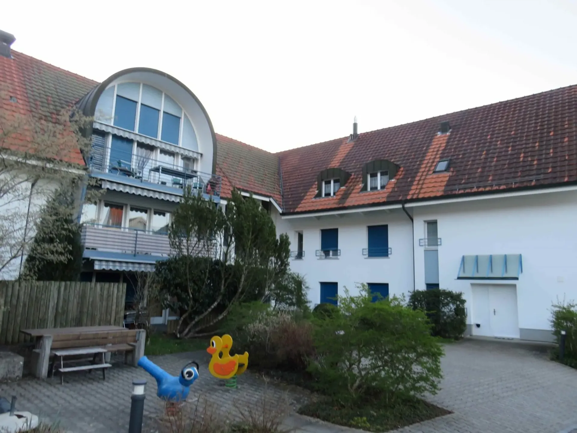 Wohnen im Dorfzentrum - neben Chäsi