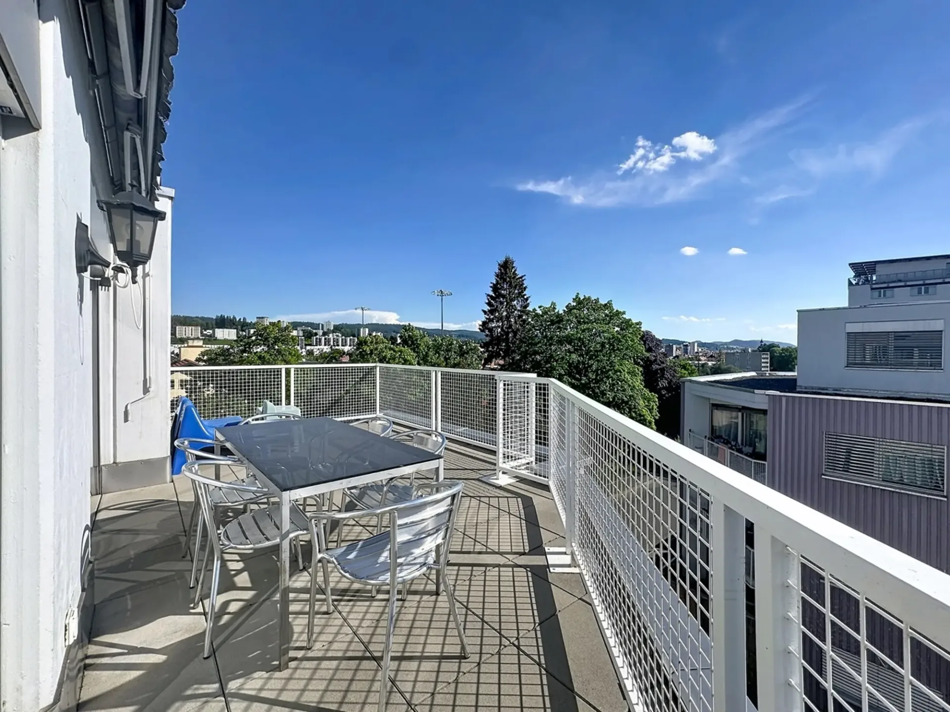 Penthouse-Wohnung mit 5.5 Zimmern, zwei Terrassen und zwei Balkonen
