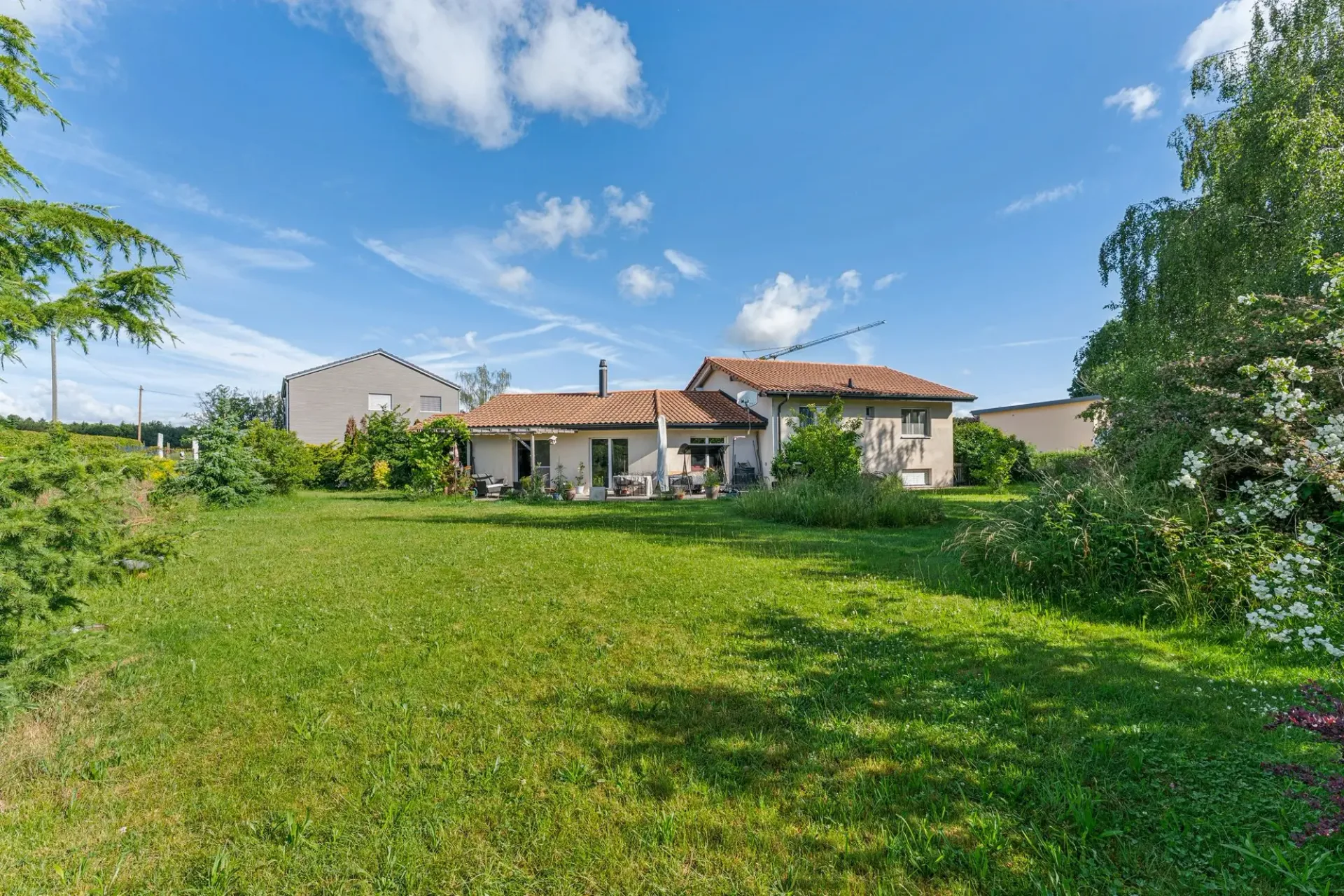 Schönes Familienhaus mit großem Grundstück