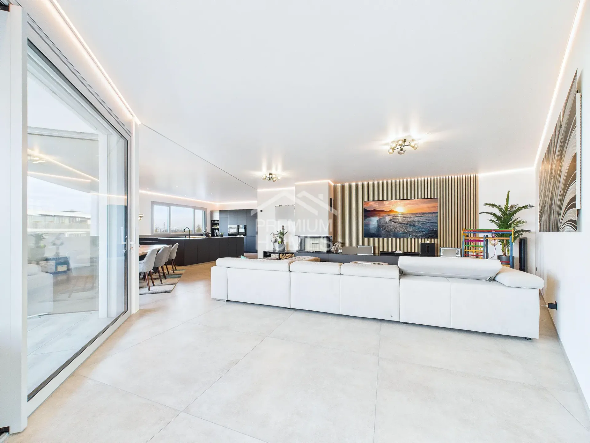 ARCHITEKTONISCHE MEISTERWOHNUNG MIT BODENSEEBLICK IN BOTTIGHOFEN