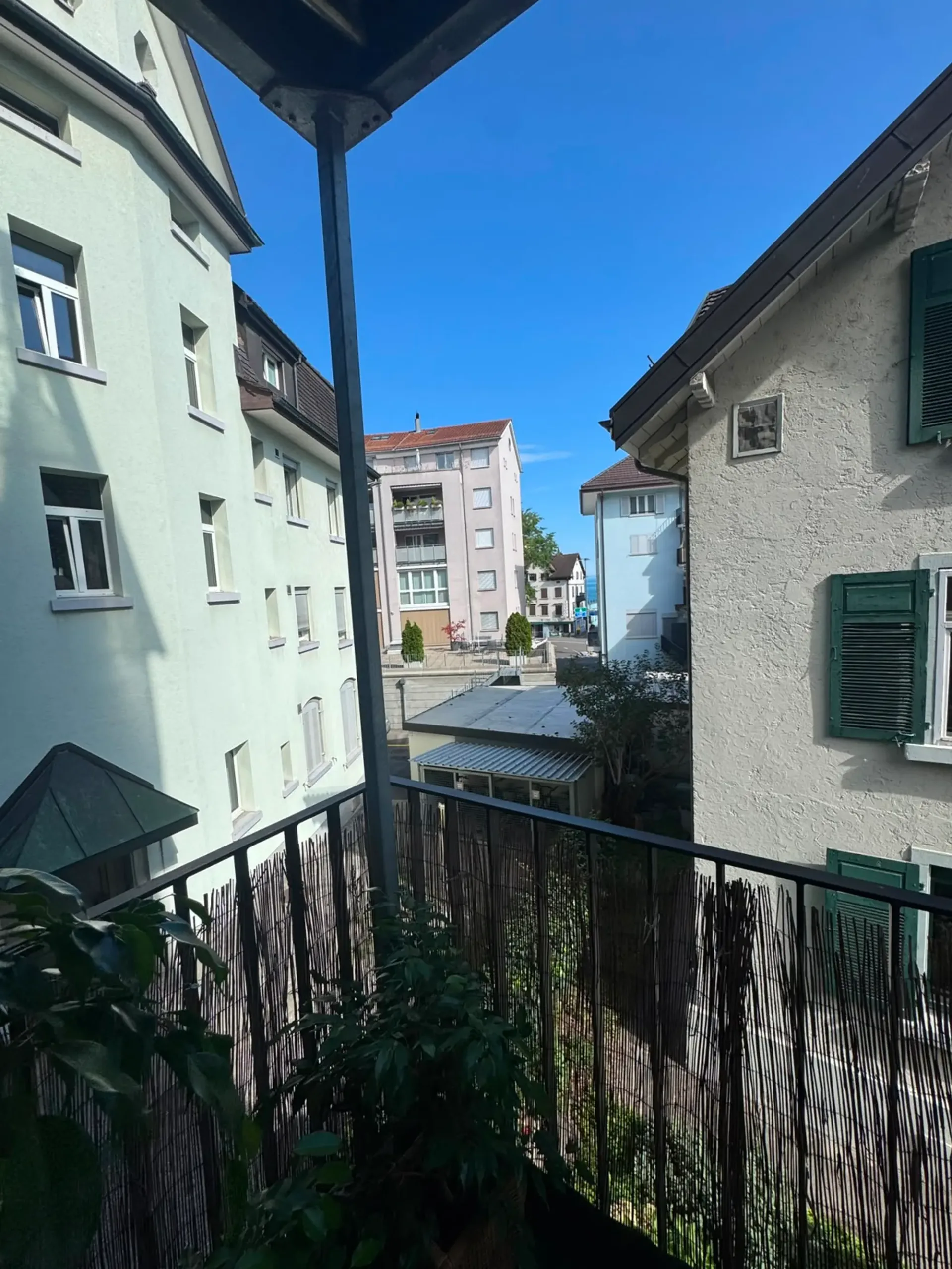 Grosszügige 4.5_Zimmerwohnung an zentraler Lage