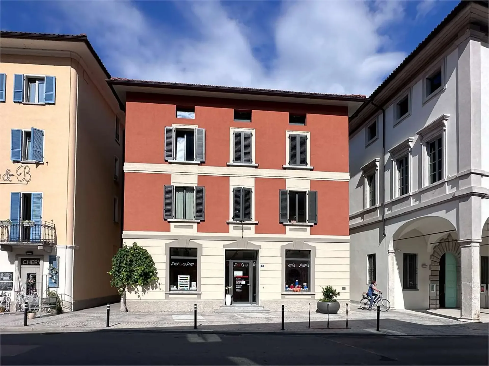 Riva S. Vitale ...zwei Schritte vom See entfernt, 3,5-Zimmer-Duplex-Mansarde zu verkaufen
