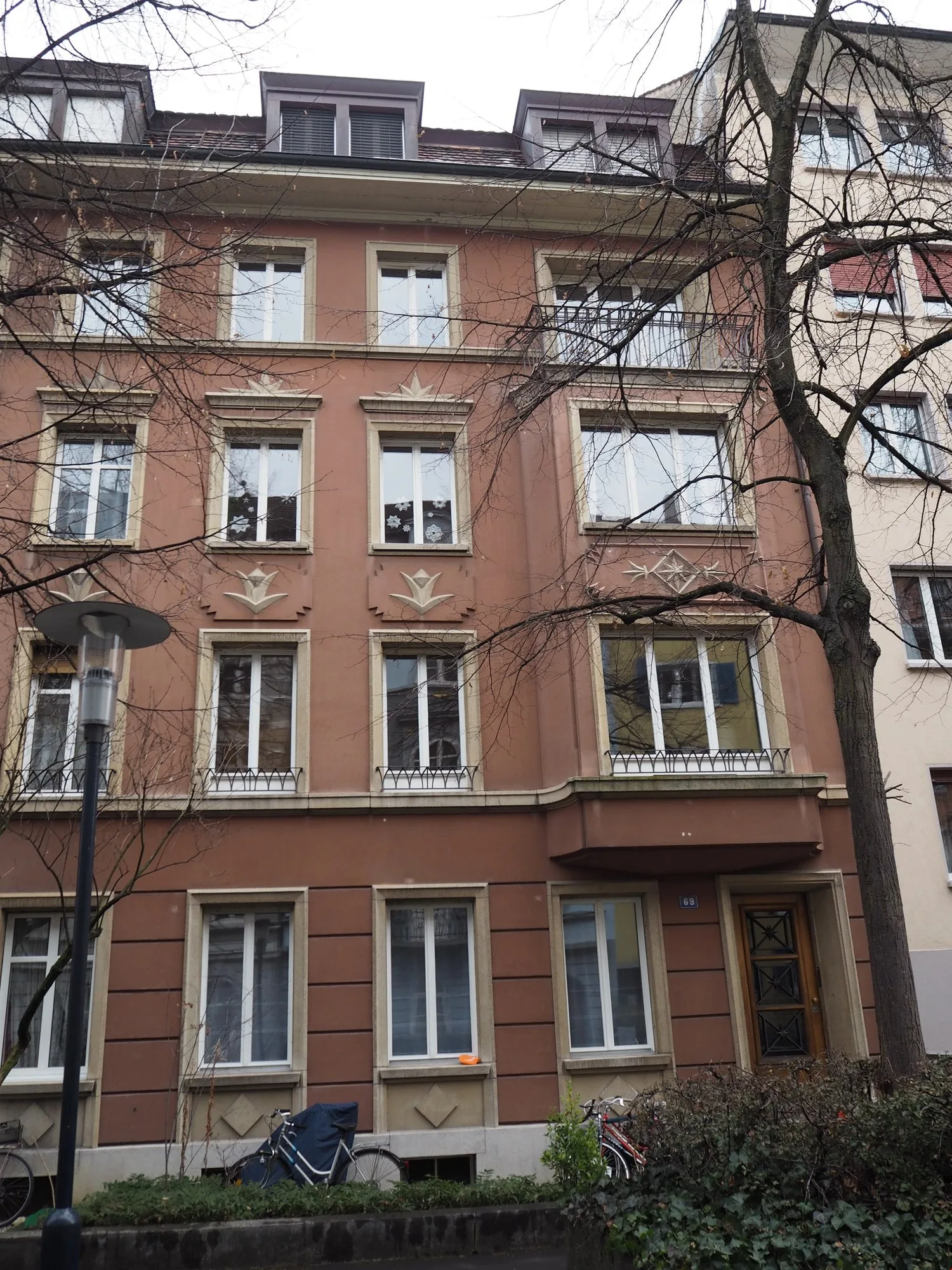 Stylish old building apartment in the heart of Gundeli