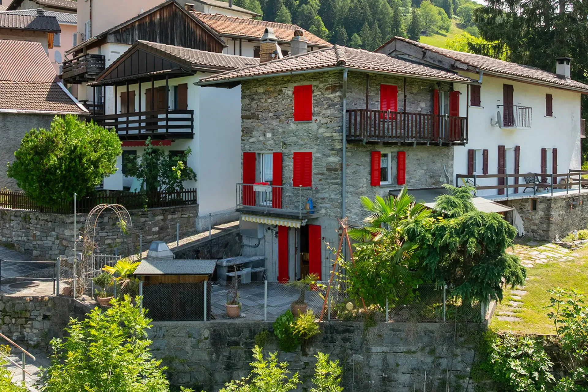 Einfamilienhaus mit herrlichem Blick auf See und Berge
