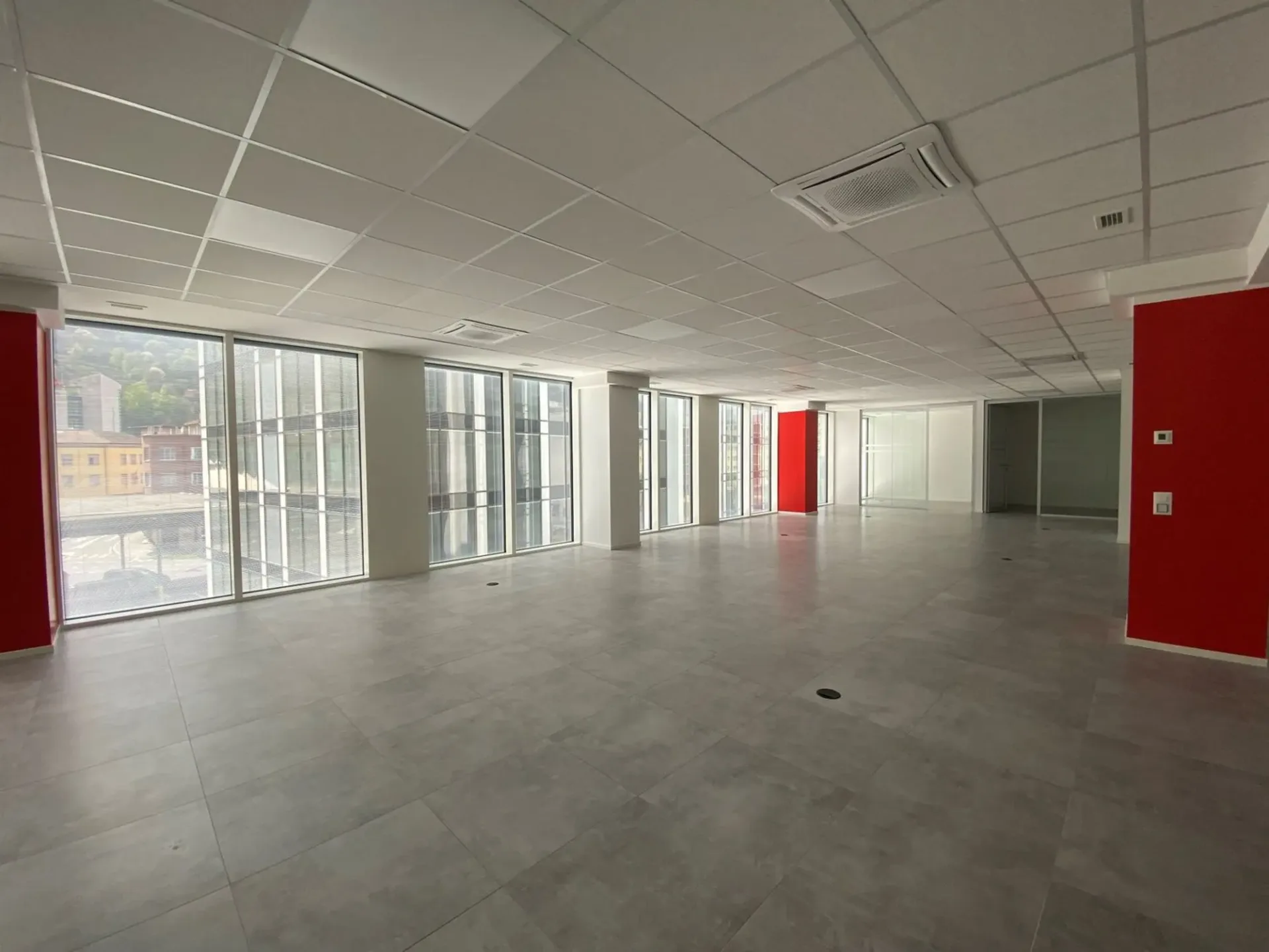 Büro zu vermieten, 400 m² - Verwaltungs- und Geschäftszentrum im Herzen von Chiasso