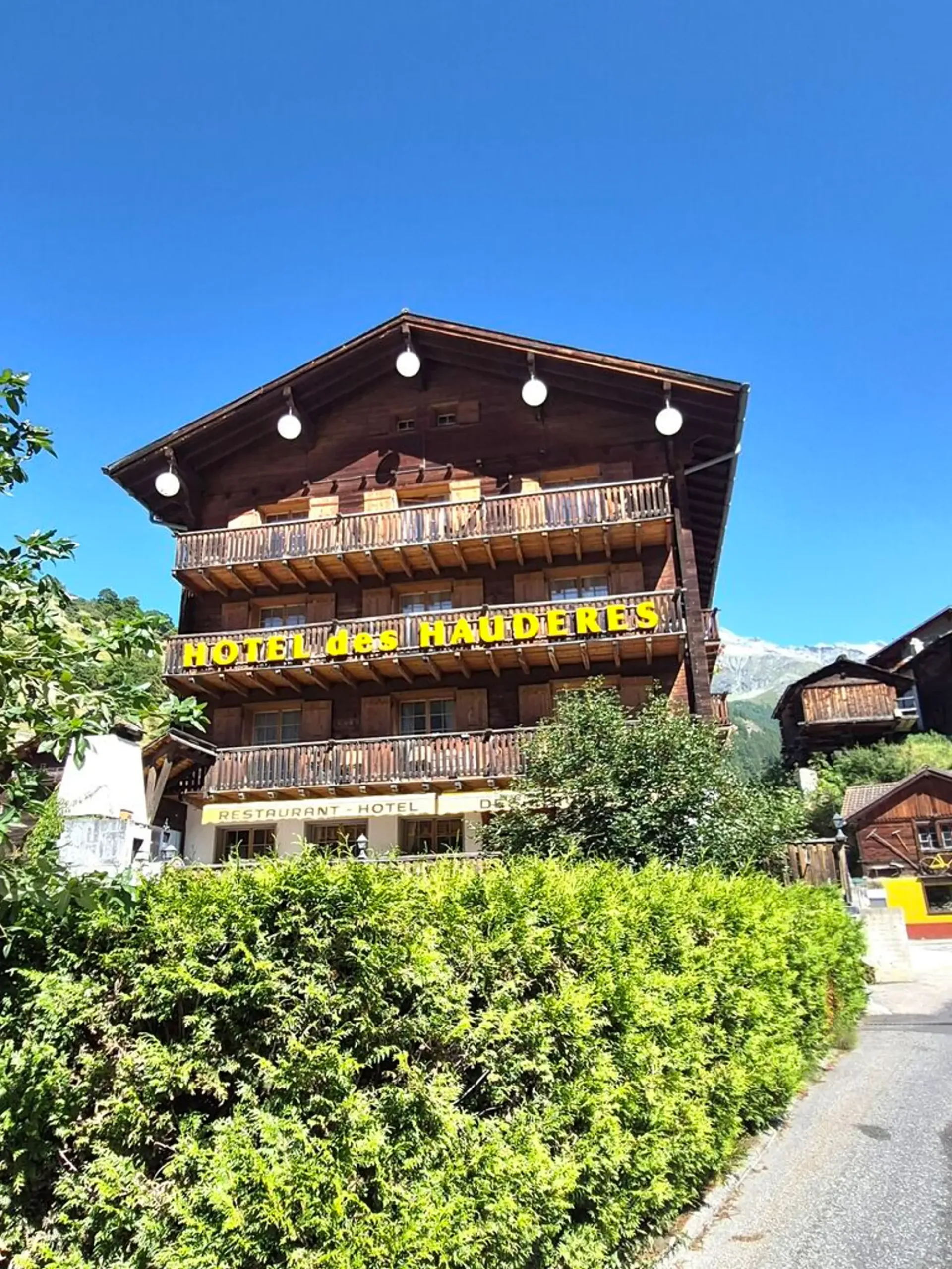 Hotel for sale – Place de la Poste, Les Haudères