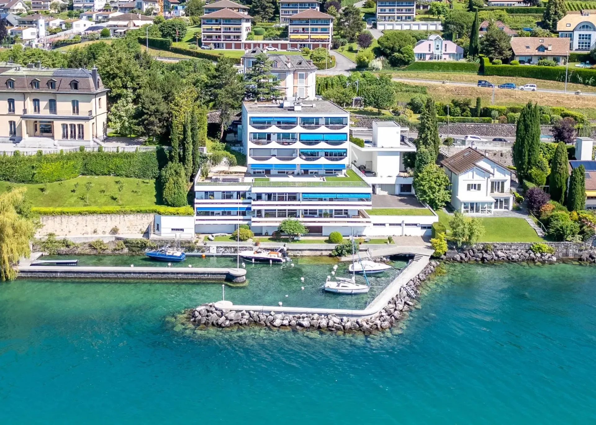 Splendido appartamento ristrutturato con posto barca in porto privato