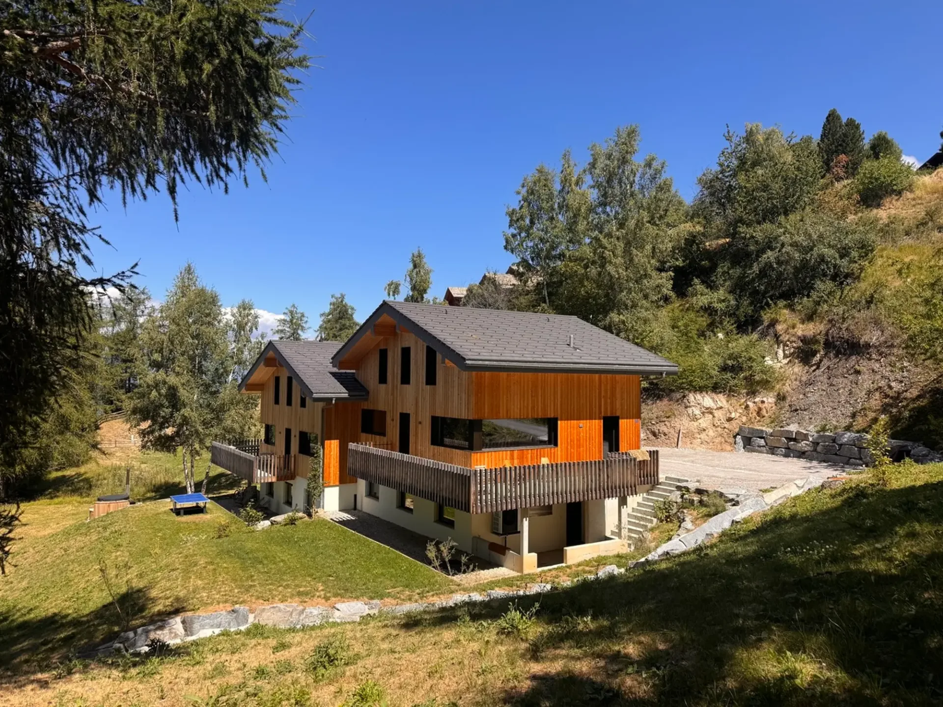 Grand chalet à louer dans le quartier de Tsamandon à Haute-Nendaz.