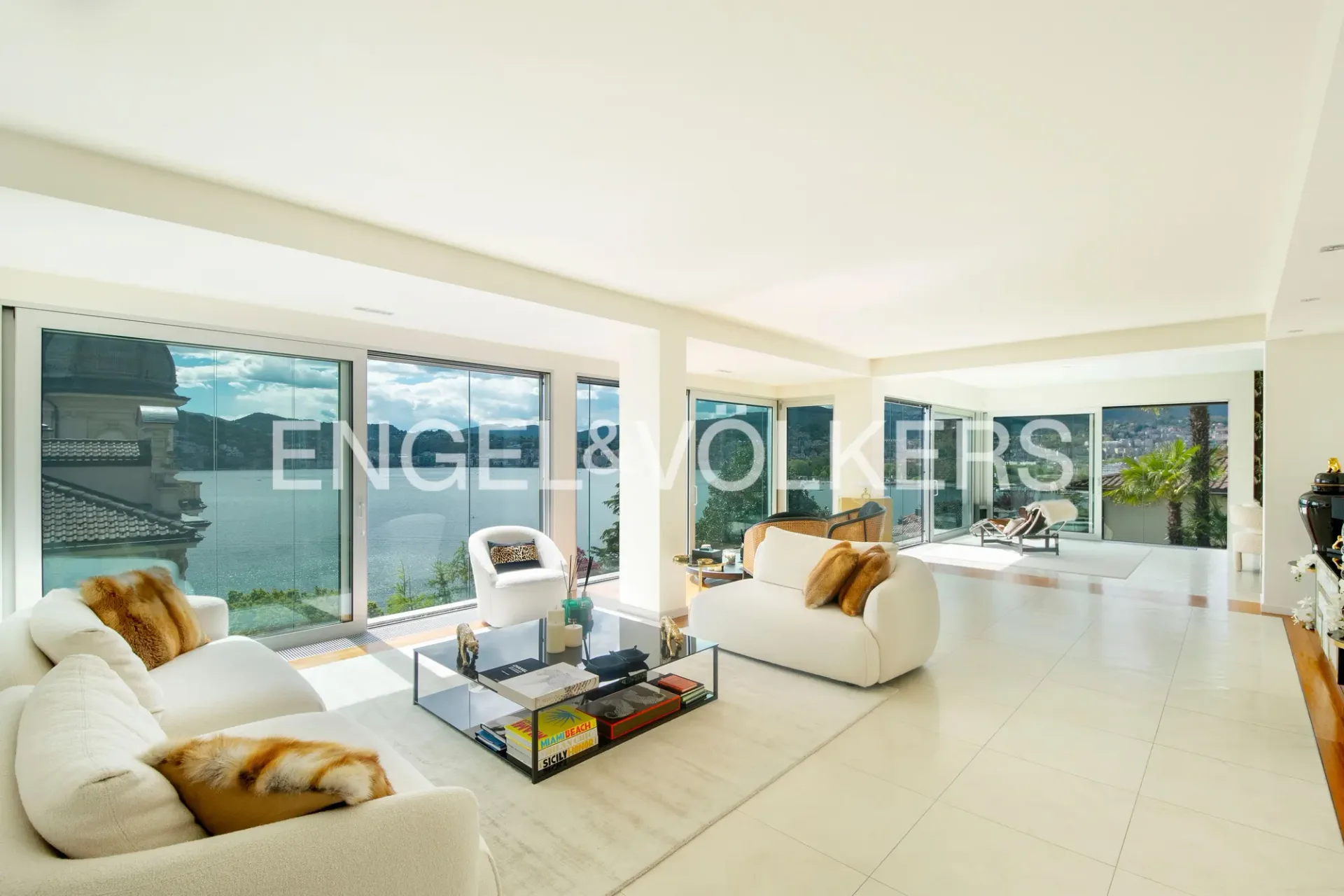 Prestige-Penthouse mit Seeblick