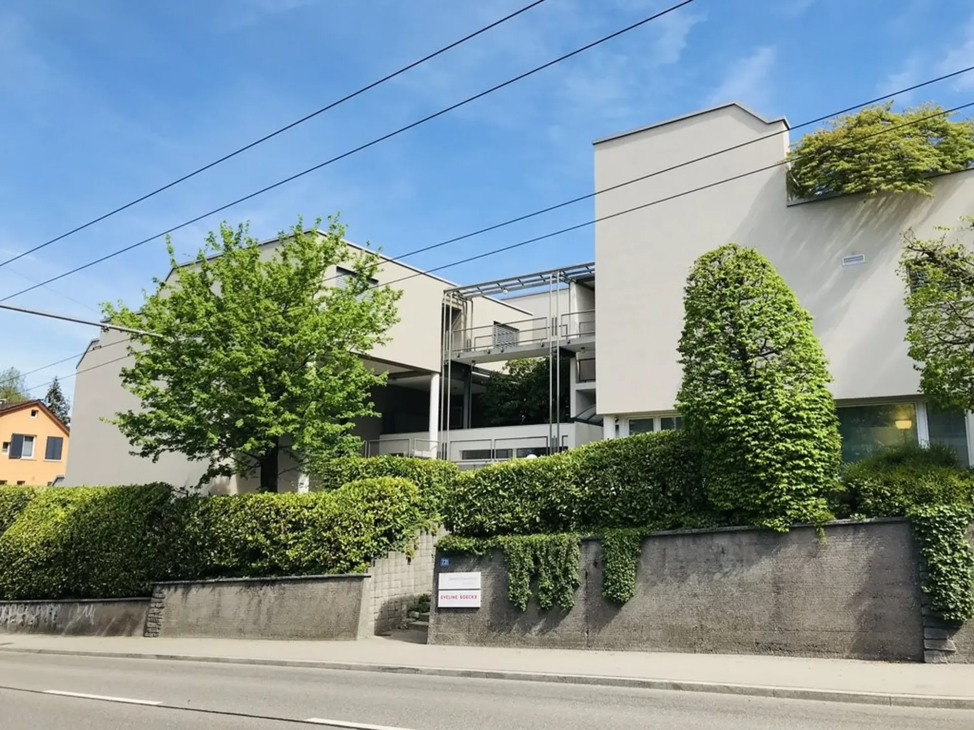 Grosszügige Maisonette-Wohnung mit Sitzplatz im Grünen