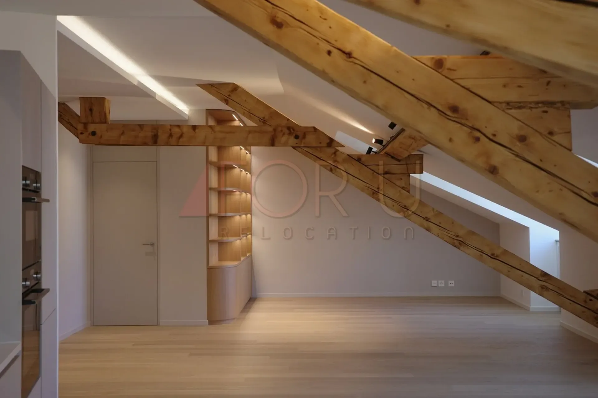 Superbes 5 Zimmer-Dachgeschosswohnung renoviert im Hyperzentrum