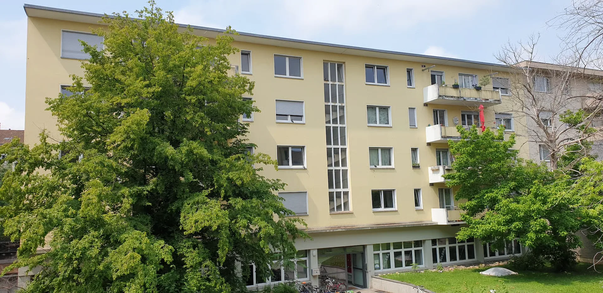 2-bedroom apartment on the 4th floor for rent