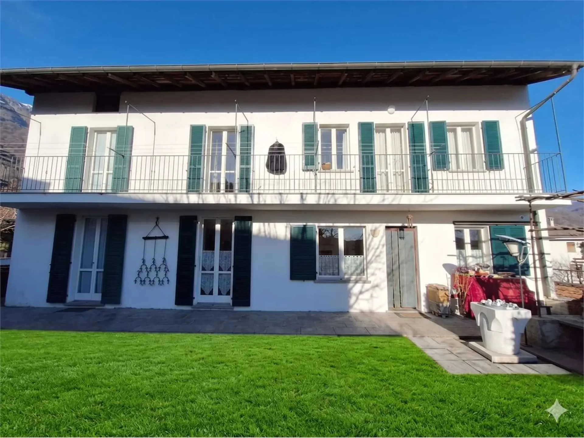 Historic Charm and Sunny: Your Peaceful Oasis in Coldrerio