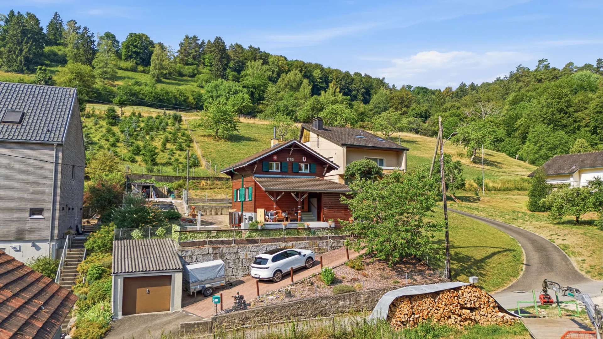 4 ZIMMER EINFAMILIENHAUS IM CHALET-STIL MITTEN IN DER NATUR