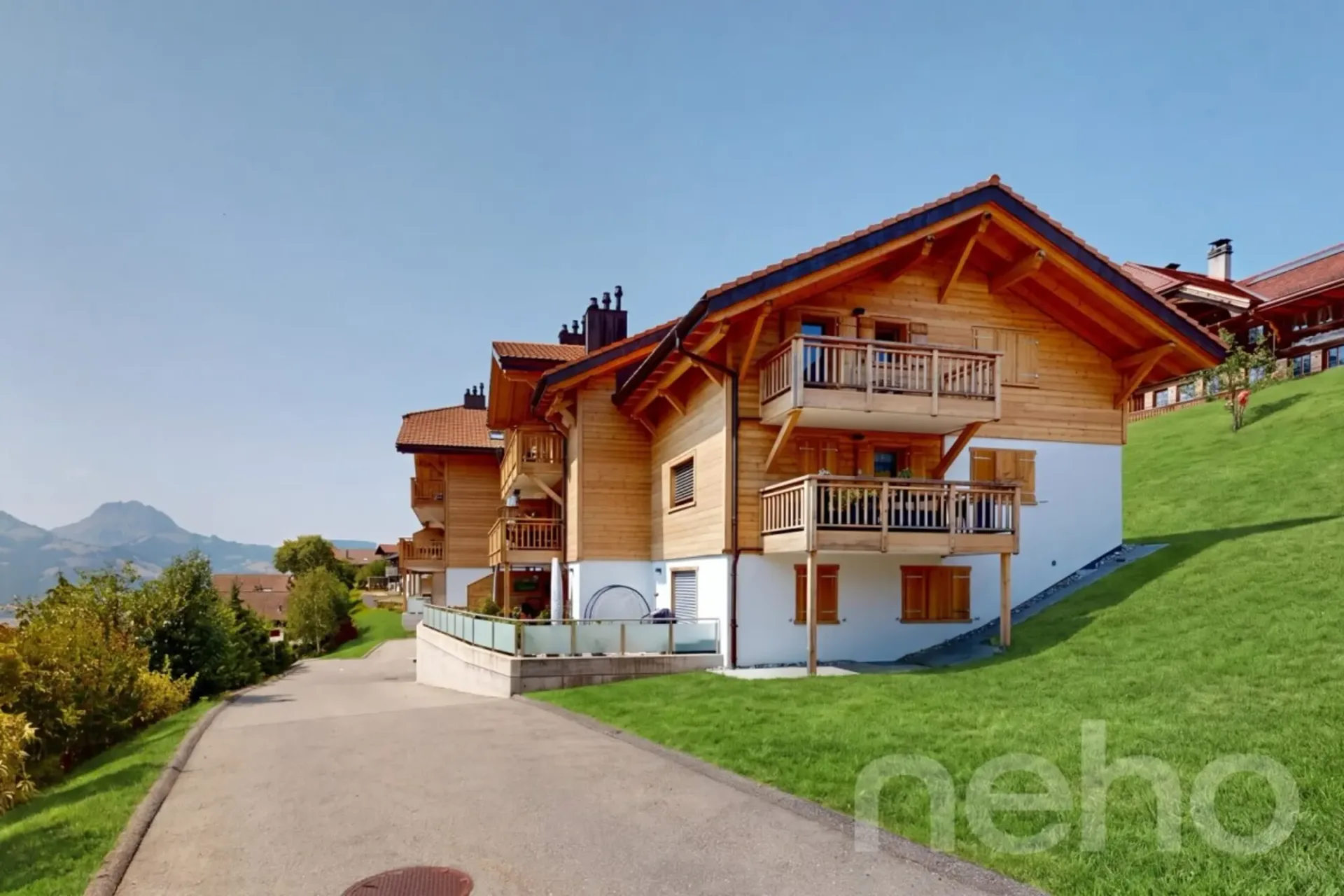 Ein XXL-Balkon mit Blick auf die Freiburger Voralpen