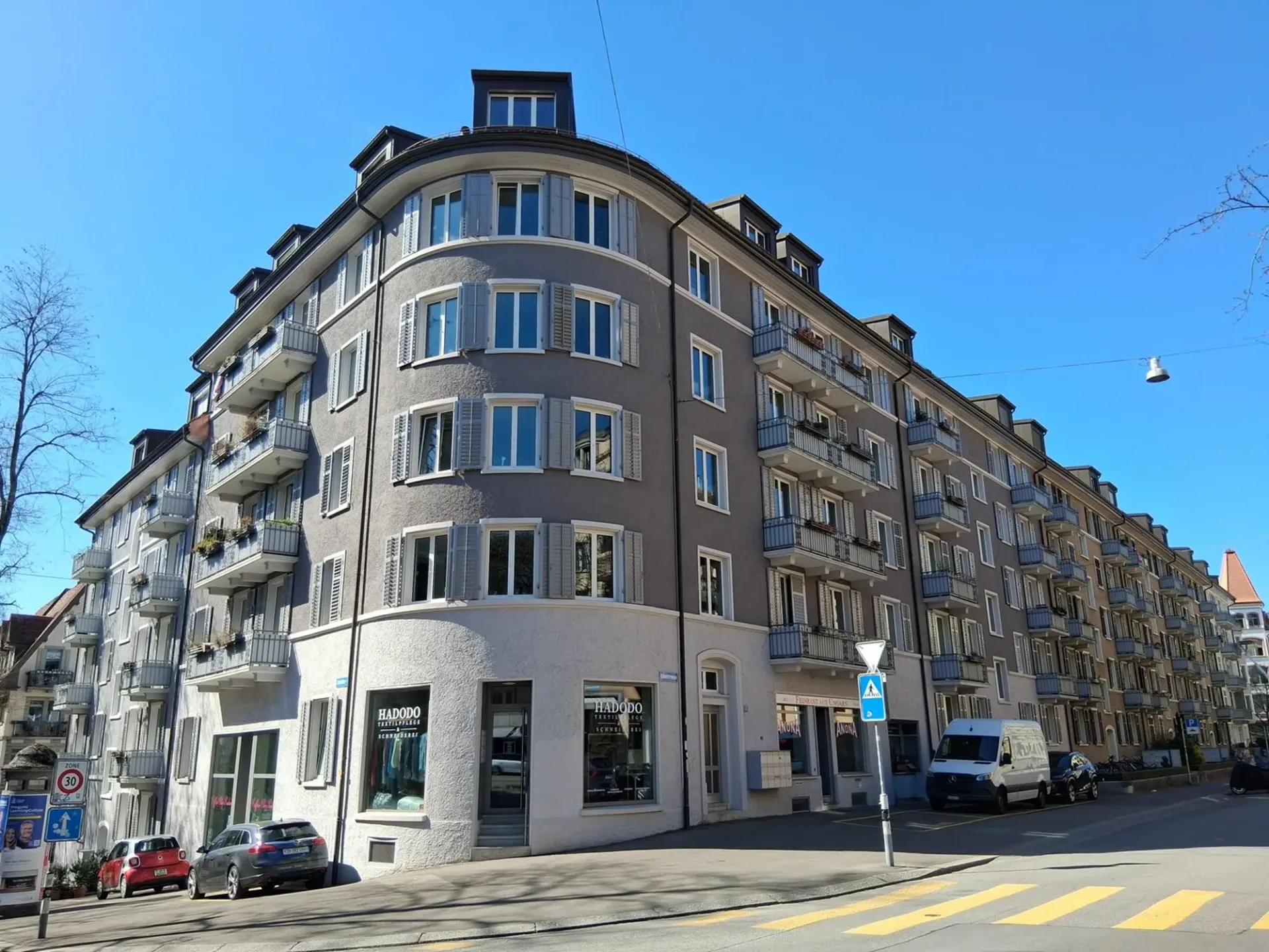 3.5-Room Attic Apartment near Schaffhauserplatz