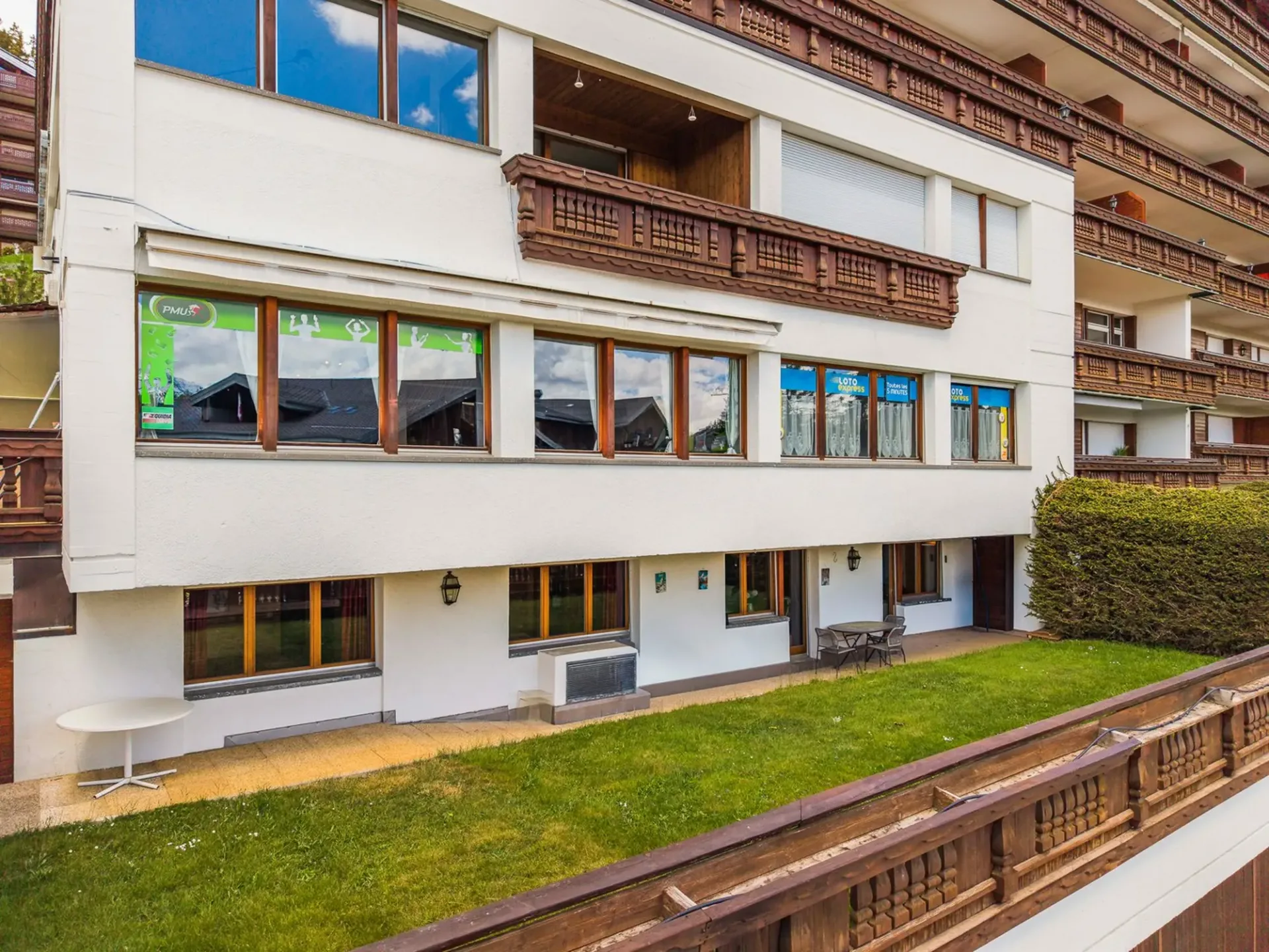 Sehr schönes 3.5-Zimmer-Apartment im Erdgeschoss mit Terrasse und Garten