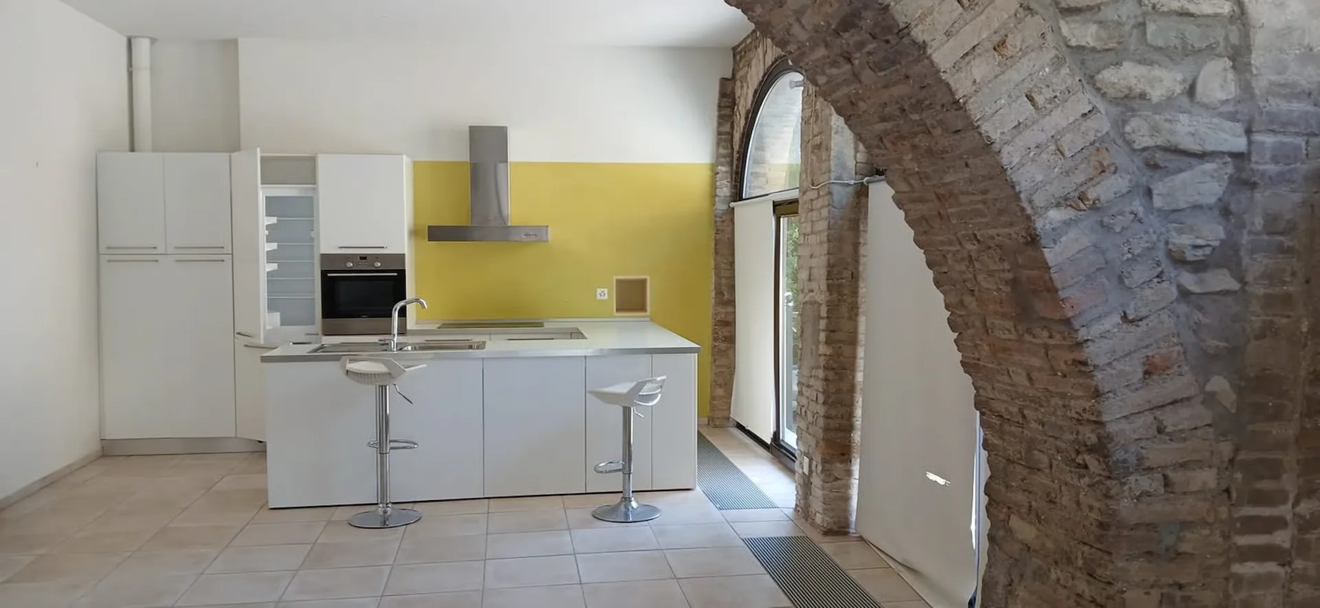 Coldrerio, 3.5 Zimmer in historischem, renoviertem Wohnhaus zur Miete