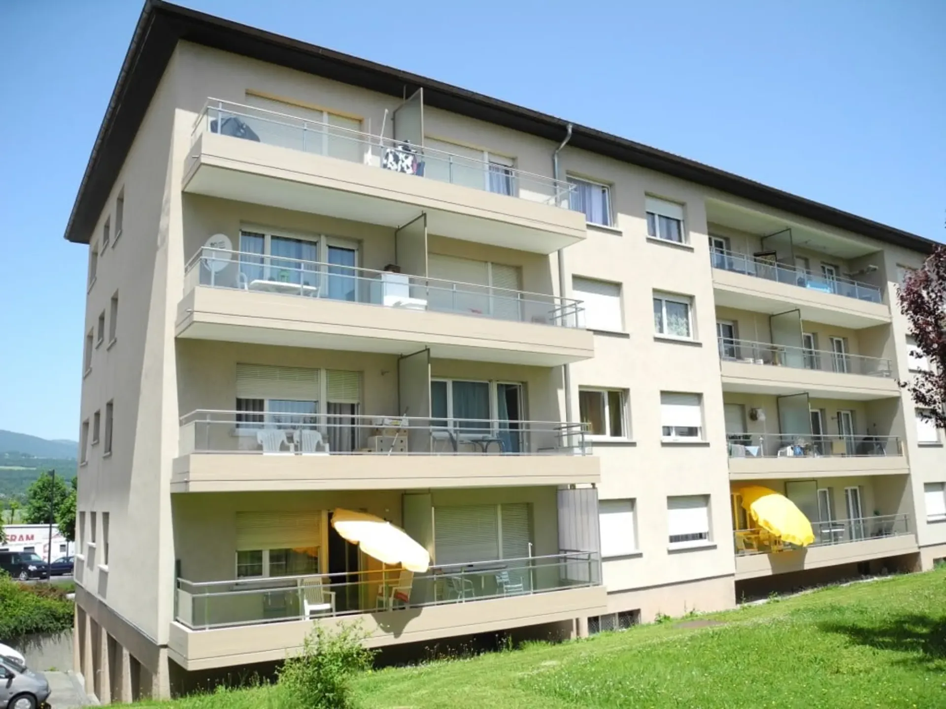 Appartamento di 2 locali ristrutturato con balcone a Cortaillod