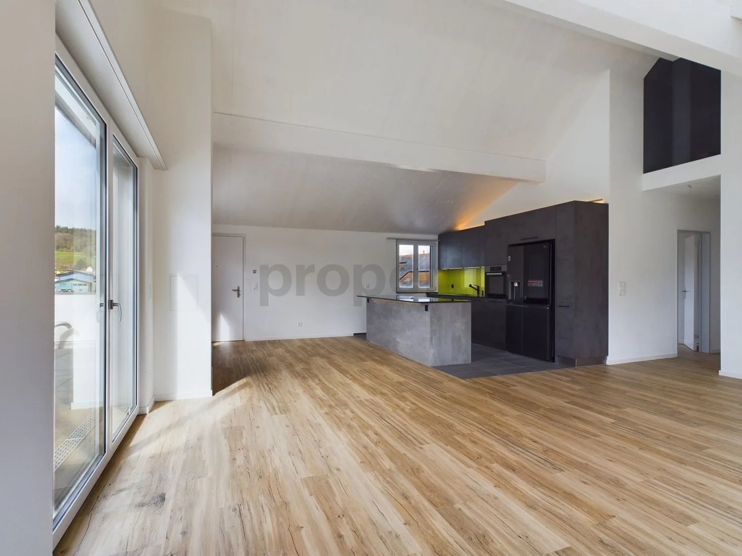 Dachterrasse, Smart Home & viel Platz: Aussergewöhnliche Dachwohnung in Neftenbach