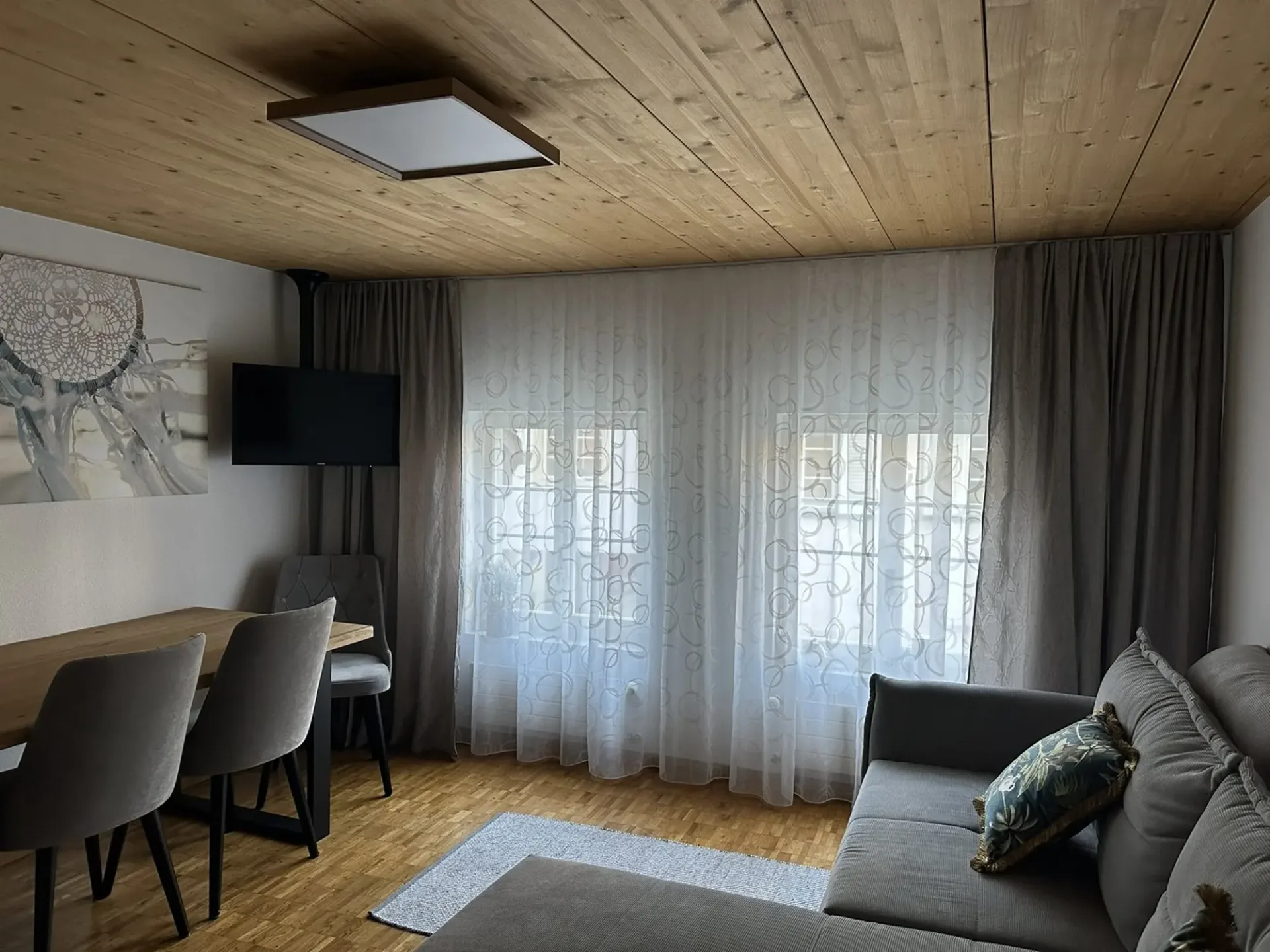 Möblierte 2-Zimmer-Wohnung in zentraler Lage von Zug