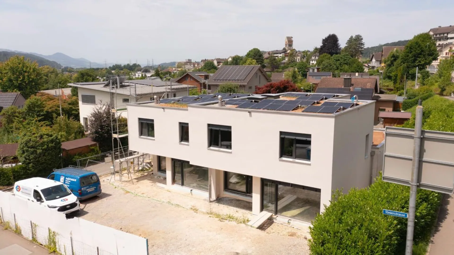 Exklusives Neubau-Doppeleinfamilienhaus in Uznach - Ihr neues Zuhause ab 2025