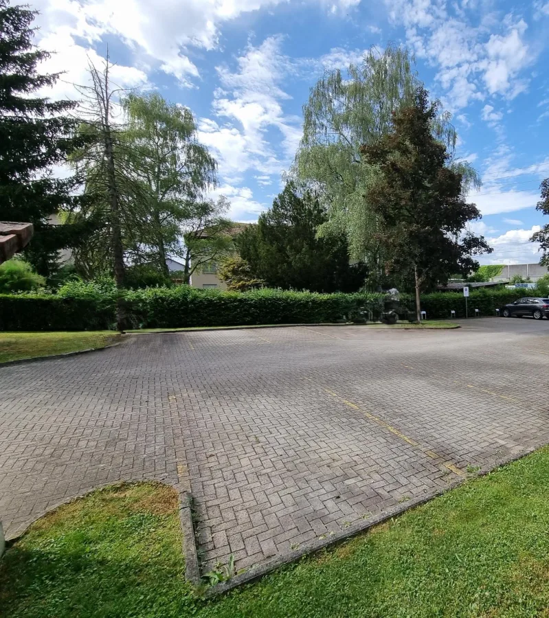 Aussenparkplatz in Eiken zu vermieten