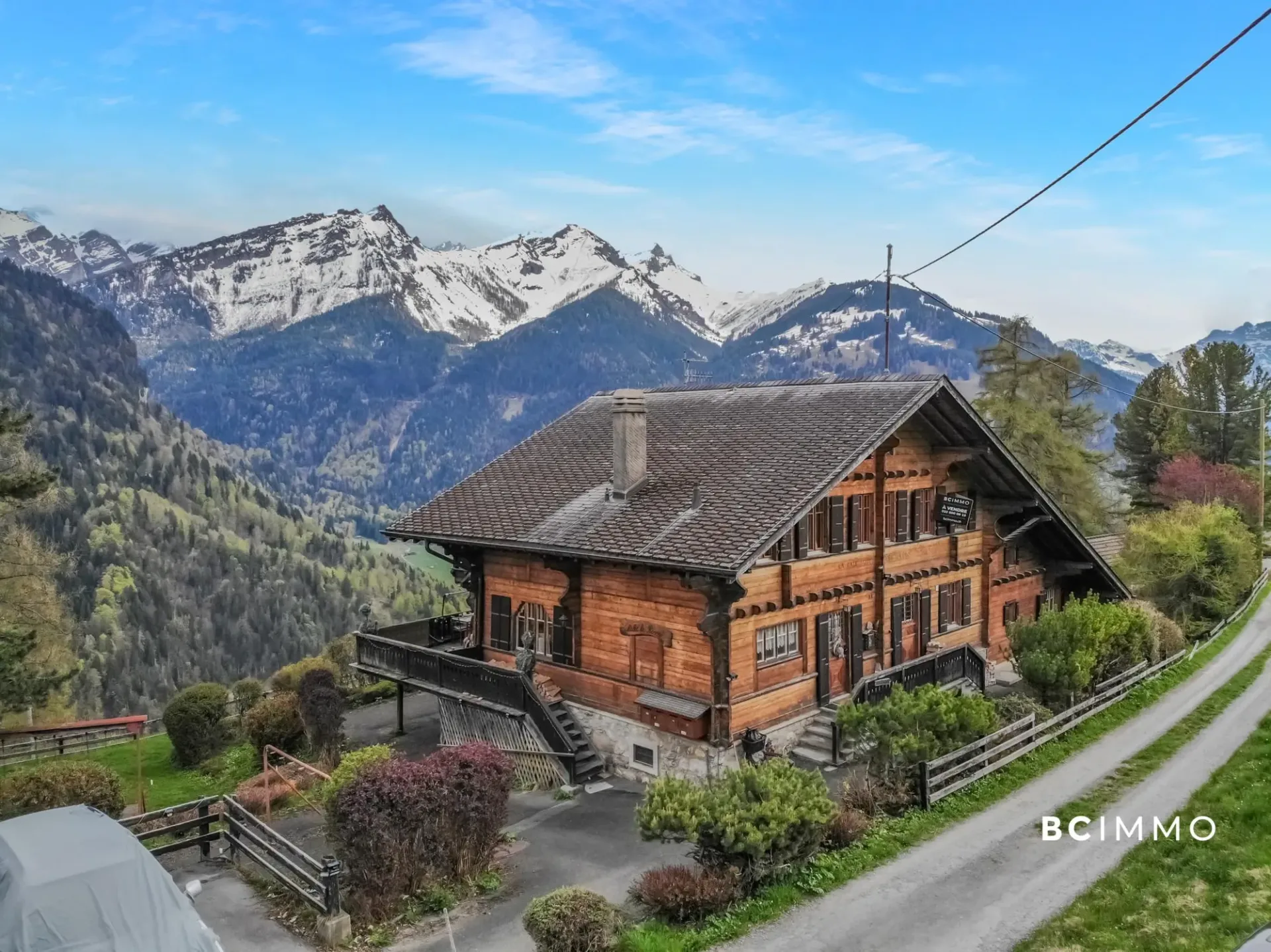 Großes Chalet auf einem wunderschönen Grundstück