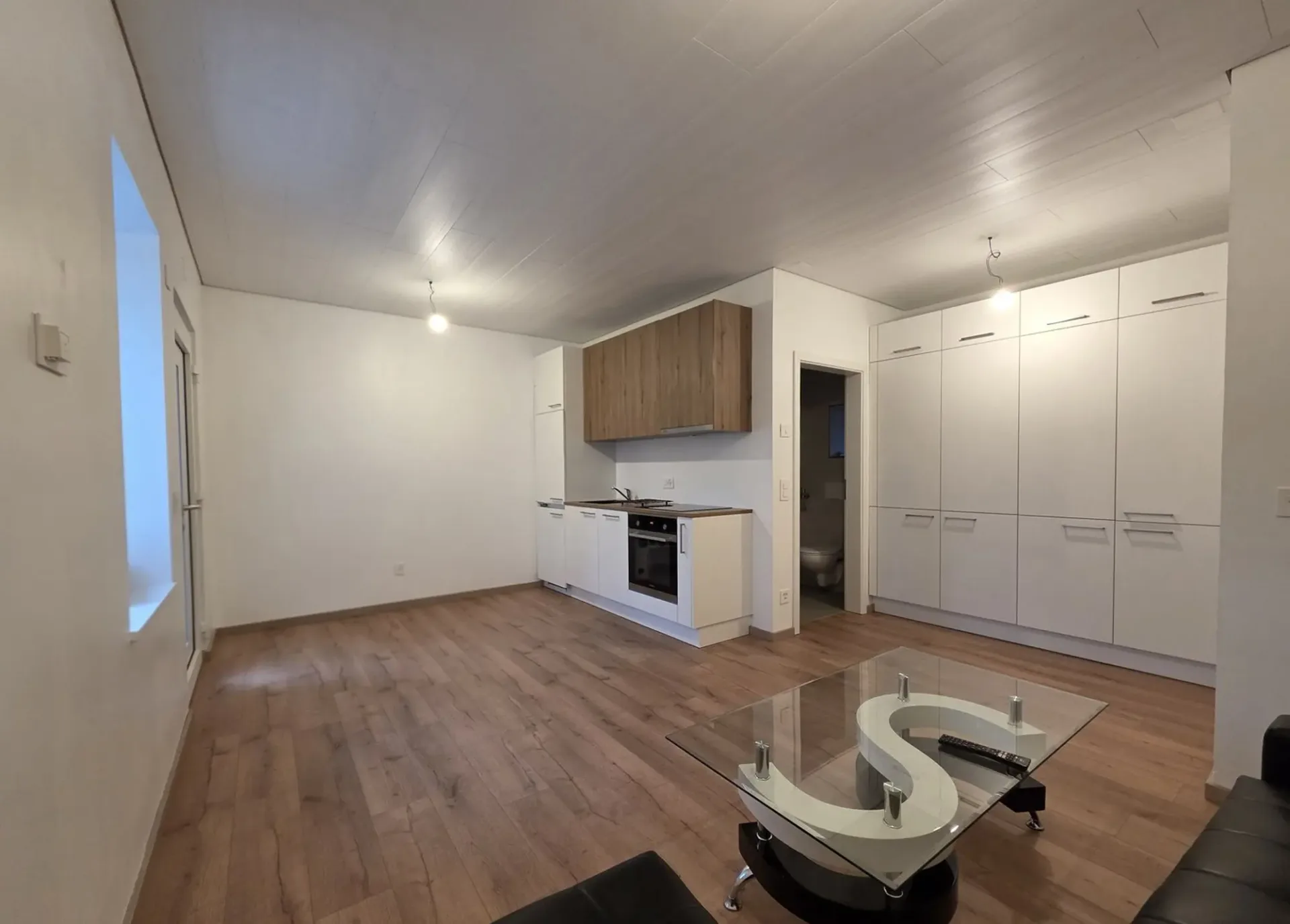 Studio moderne rénové à Haute-Sorne – disponible immédiatement