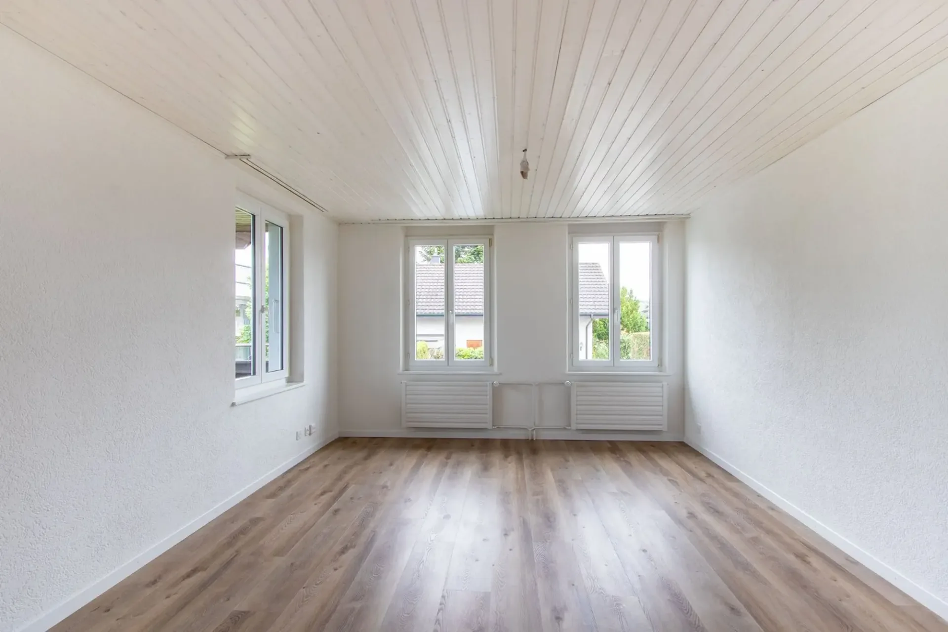 Charmante 3-Zimmer-Altbauwohnung im ruhigen Merlach – sofort verfügbar