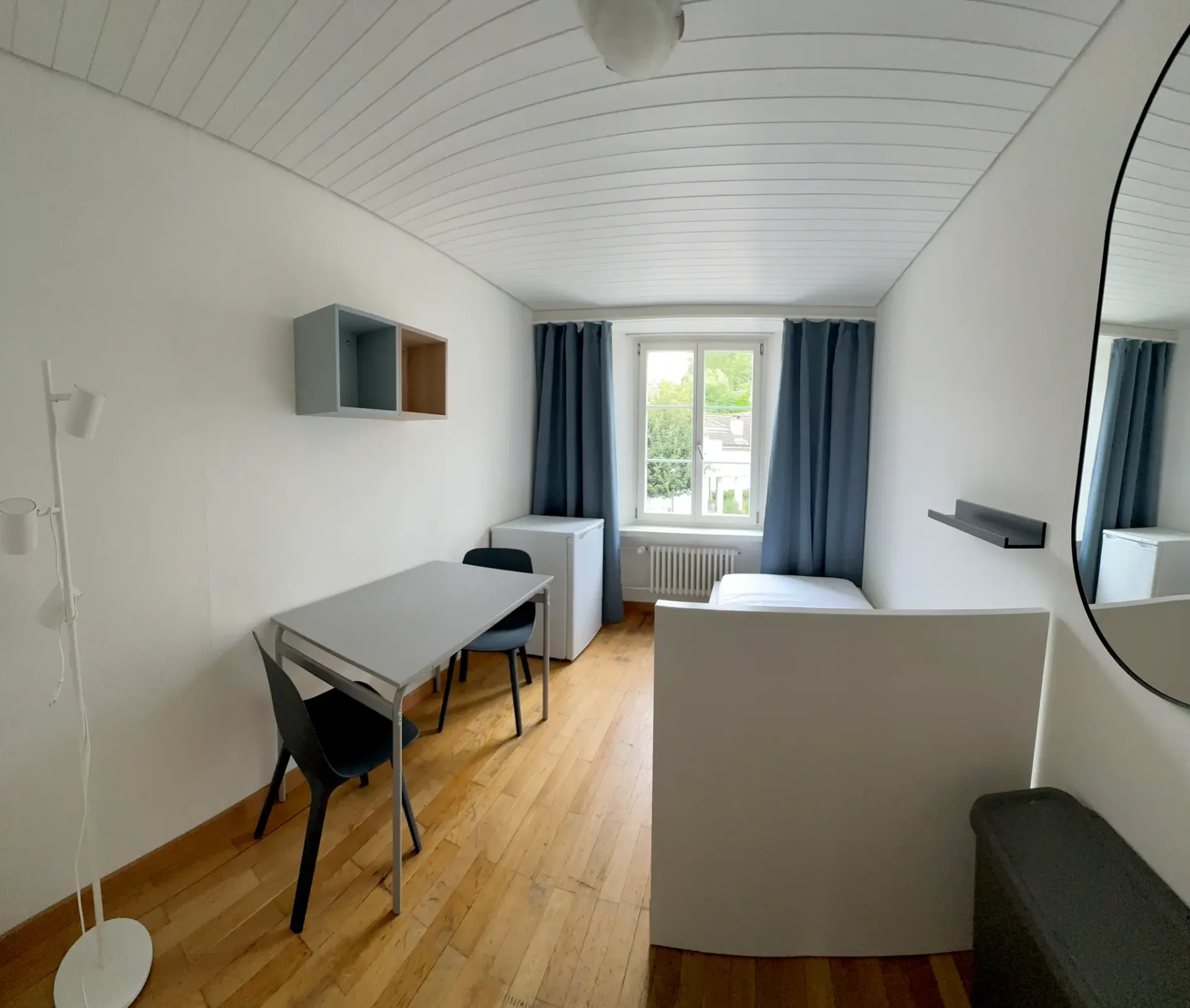 Modern möbliertes und zentrales Zimmer in Uster
