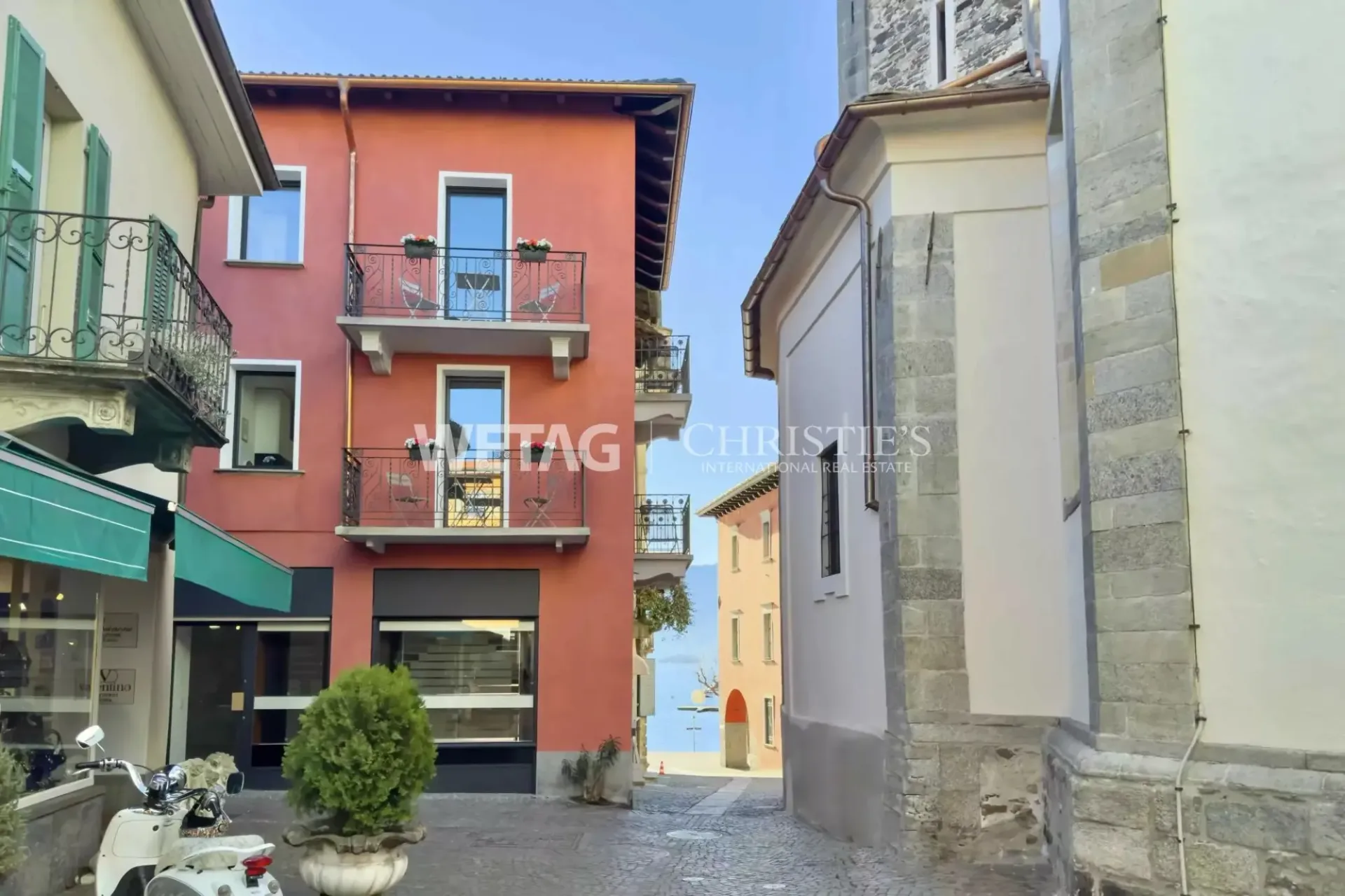Residenz mit 4 Wohnungen & 2 Gewerbeflächen zu verkaufen in unmittelbarer Nähe der Seepromenade in Ascona