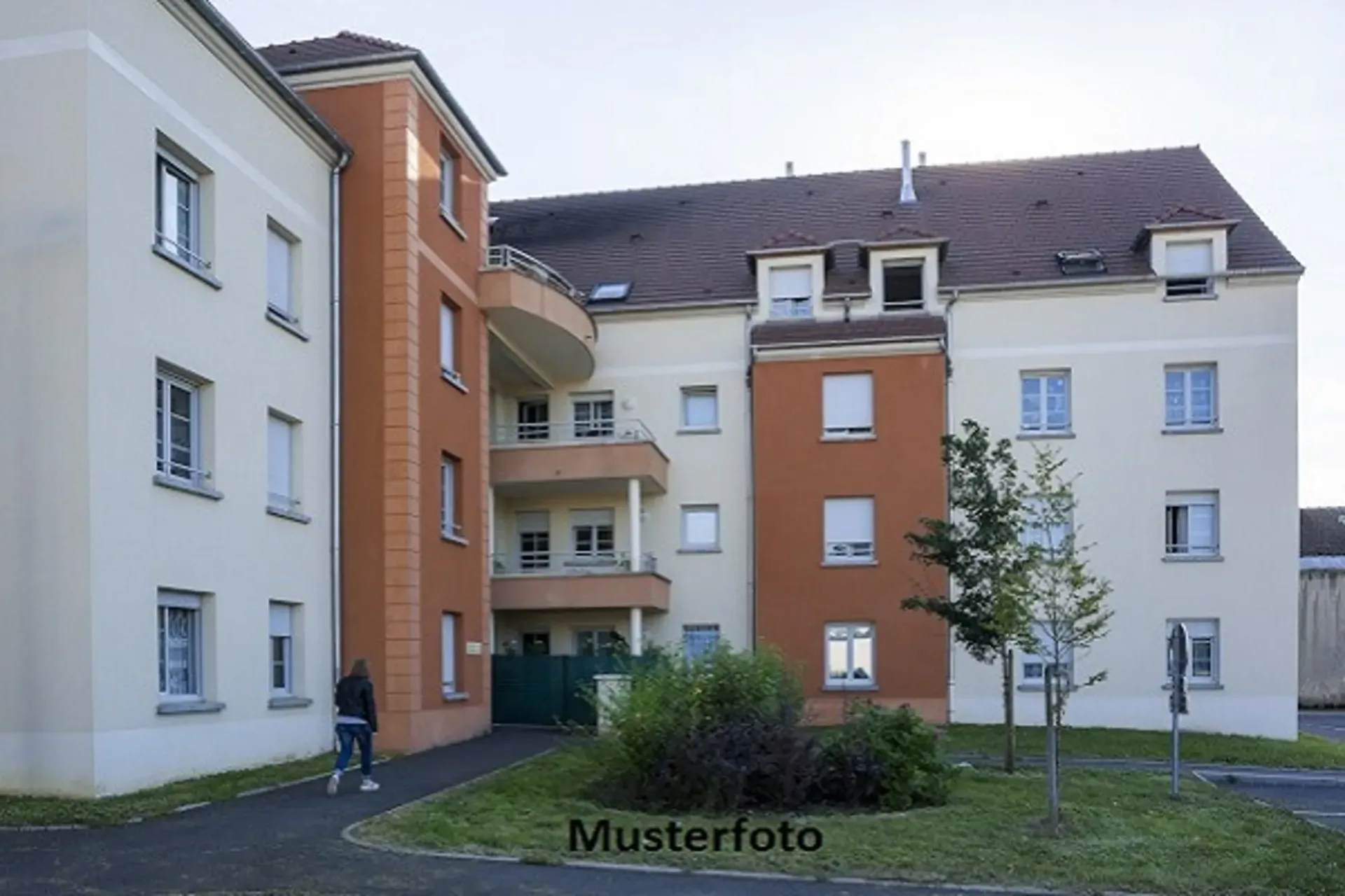 *Maison mit 4 Apartments und Restaurant*