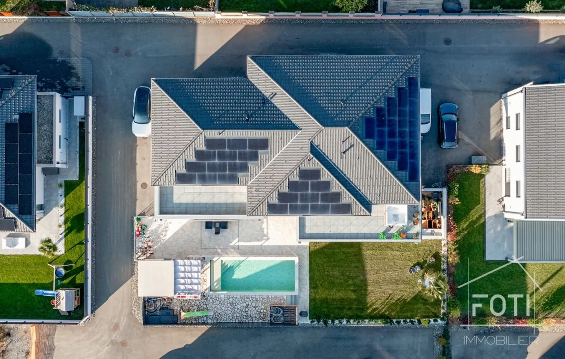 Ensemble von 2 Villen, mit Swimmingpool!