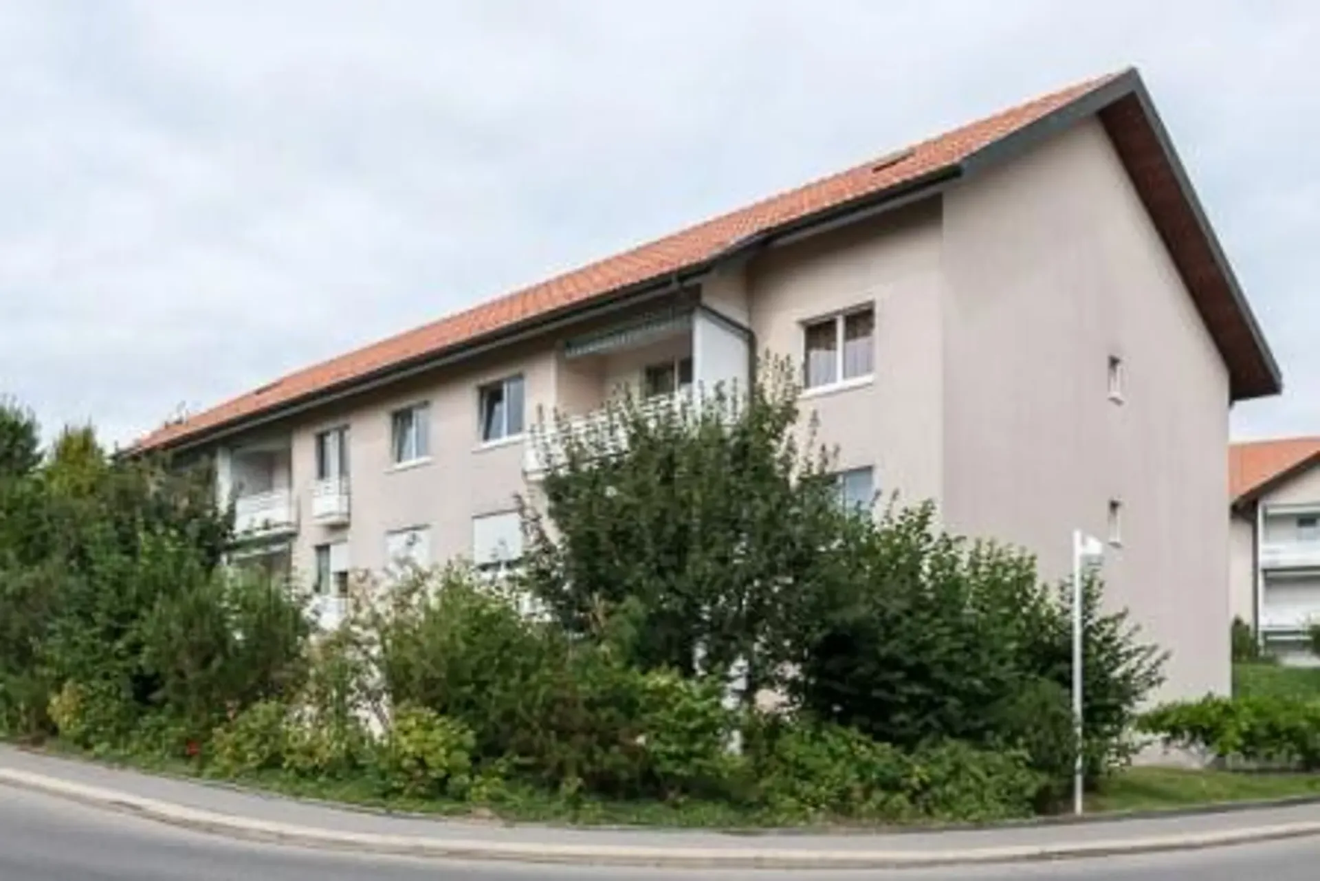 Zu vermieten Innenparkplatz