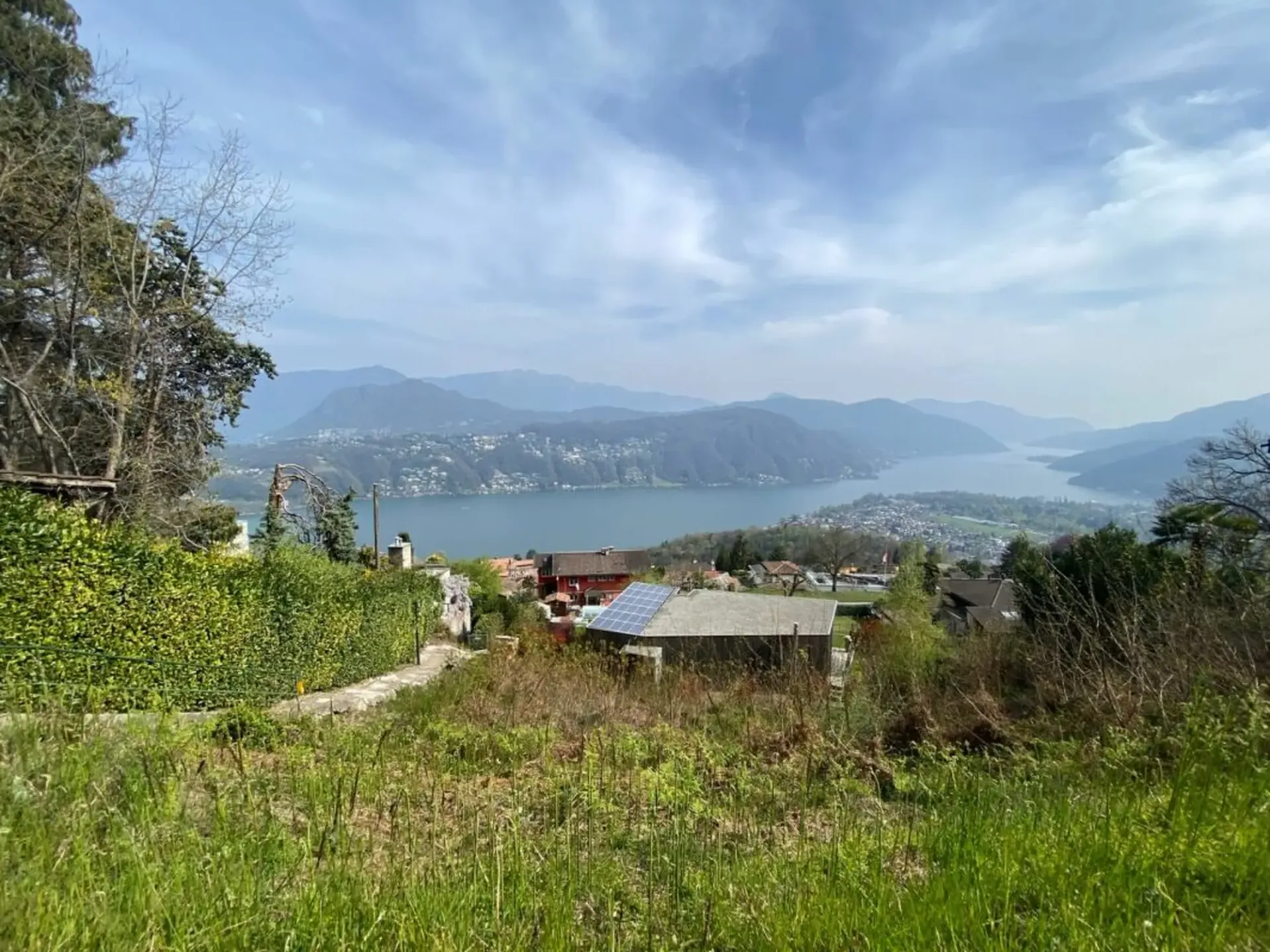 VERNATE · BAUGRUNDSTÜCK MIT BESONDEREM SEEVIEW