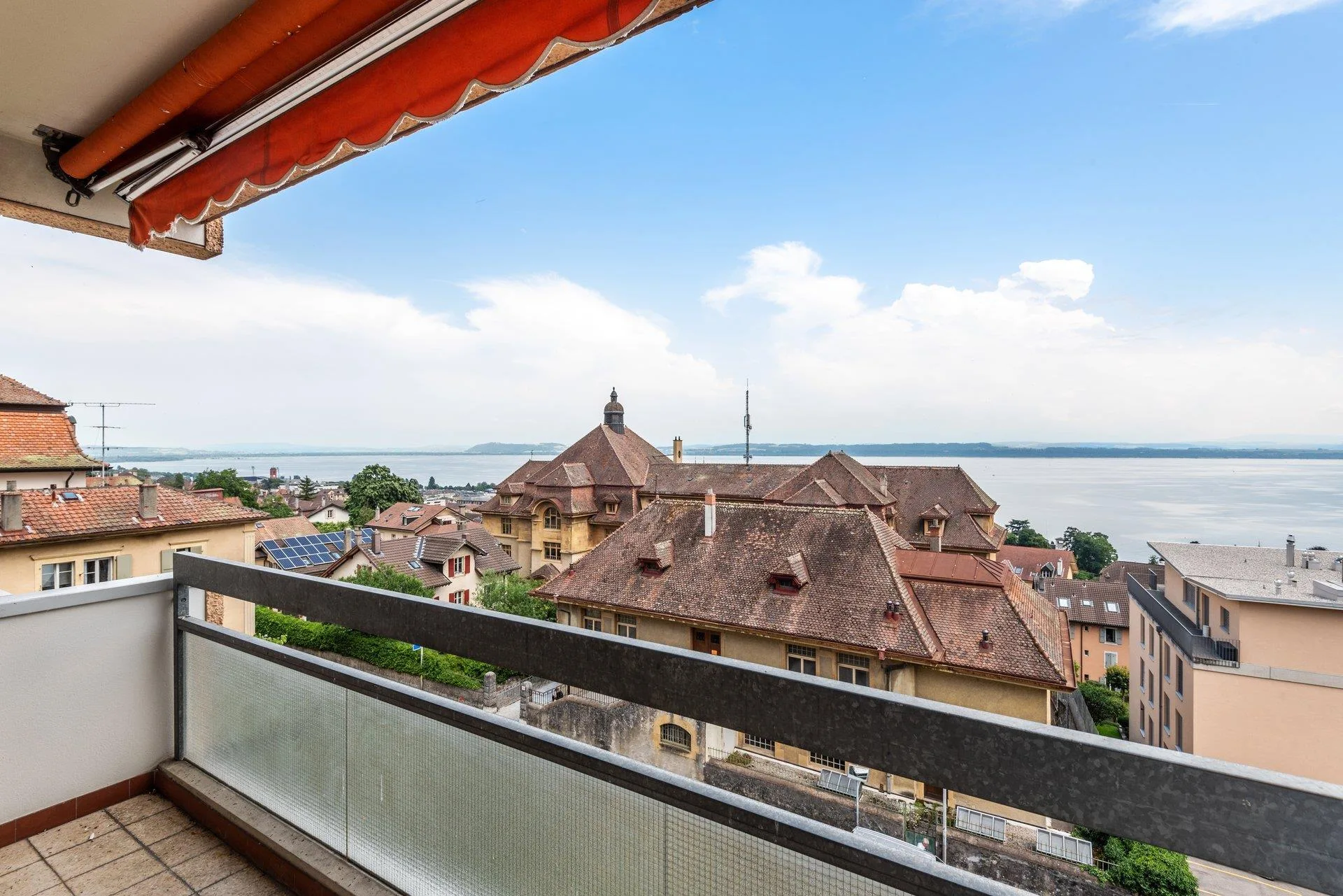 Schönes 5.5-Zimmer-Apartment mit außergewöhnlichem Blick auf den See
