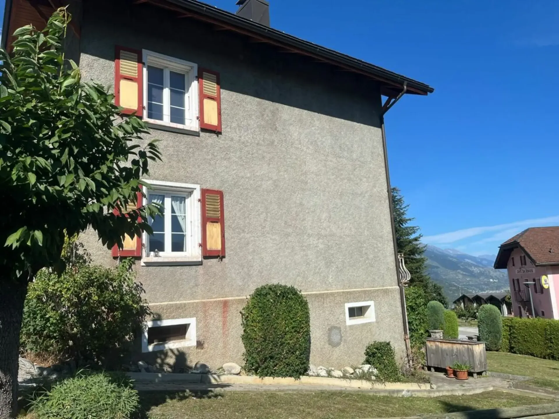 Einzigartig! Zweifamilienhaus im Skigebiet Crans-Montana/VS