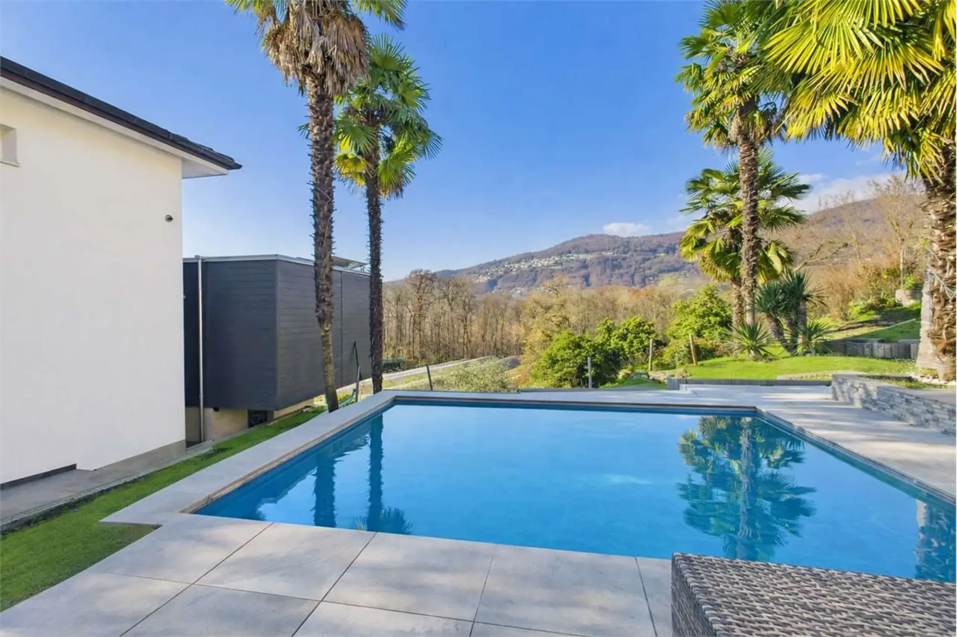 Muzzano - Villa indipendente con piscina