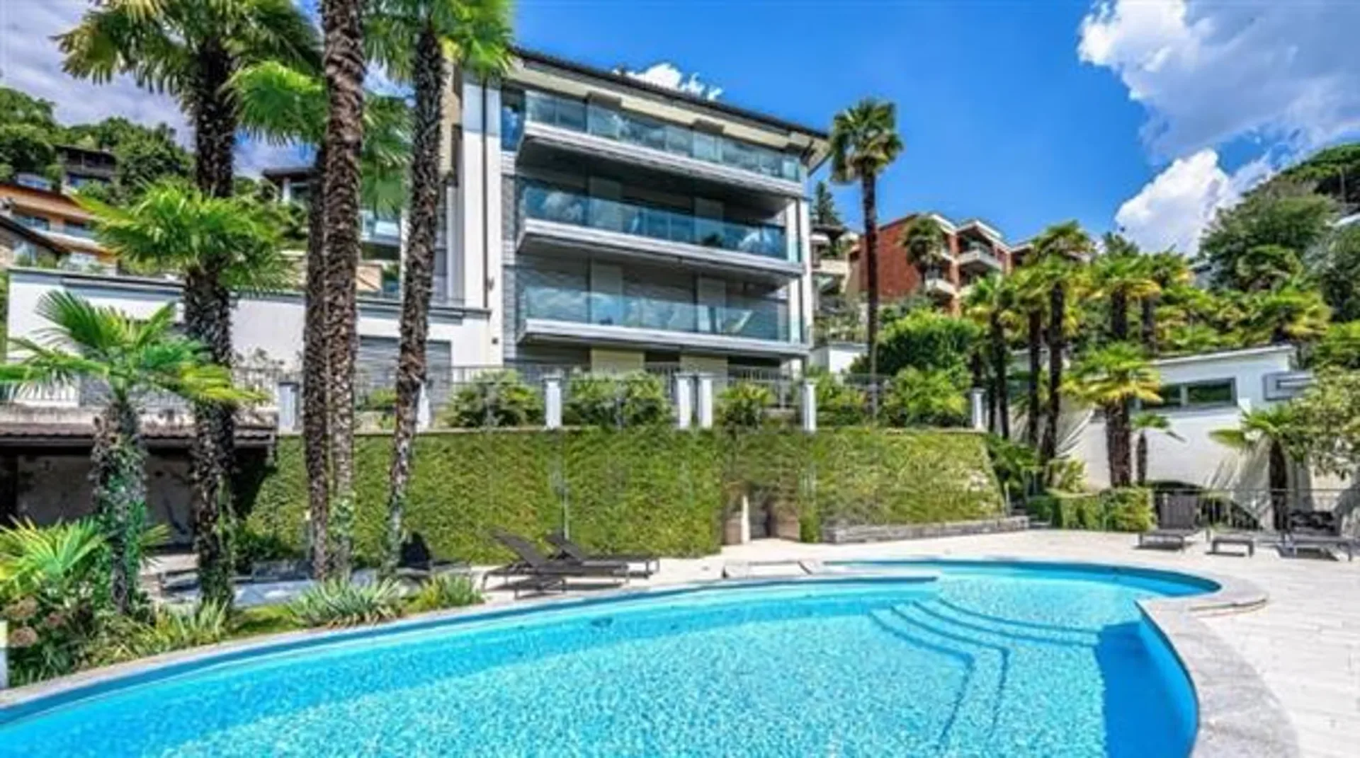 Castagnola: Penthouse mit 4.5 Zimmern