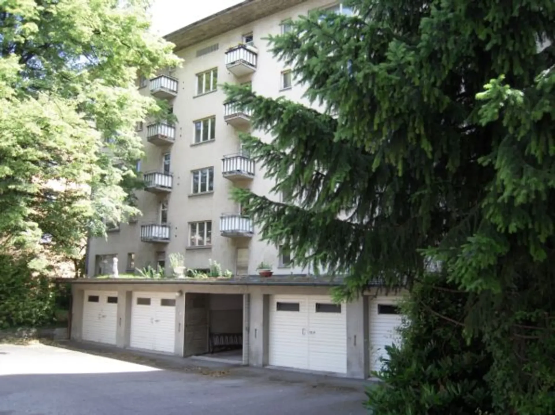 Box de garage individuelle près de Manesseplatz