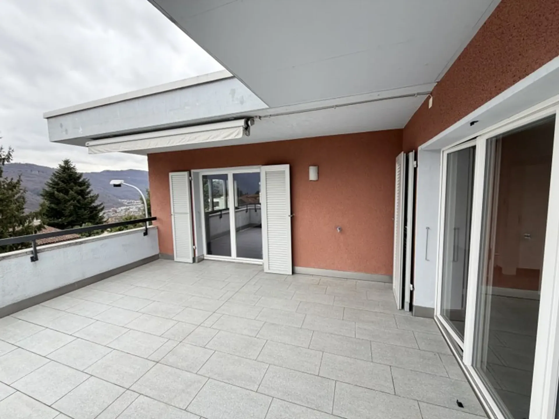 Penthouse-Wohnung 5.5 Zimmer mit Terrasse und freier Sicht