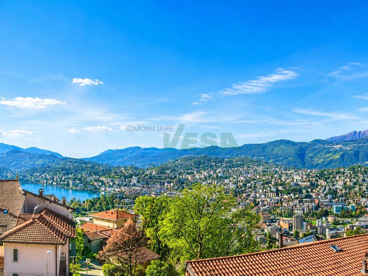 Moderna villa nuova con spettacolare vista panoramica e piscina