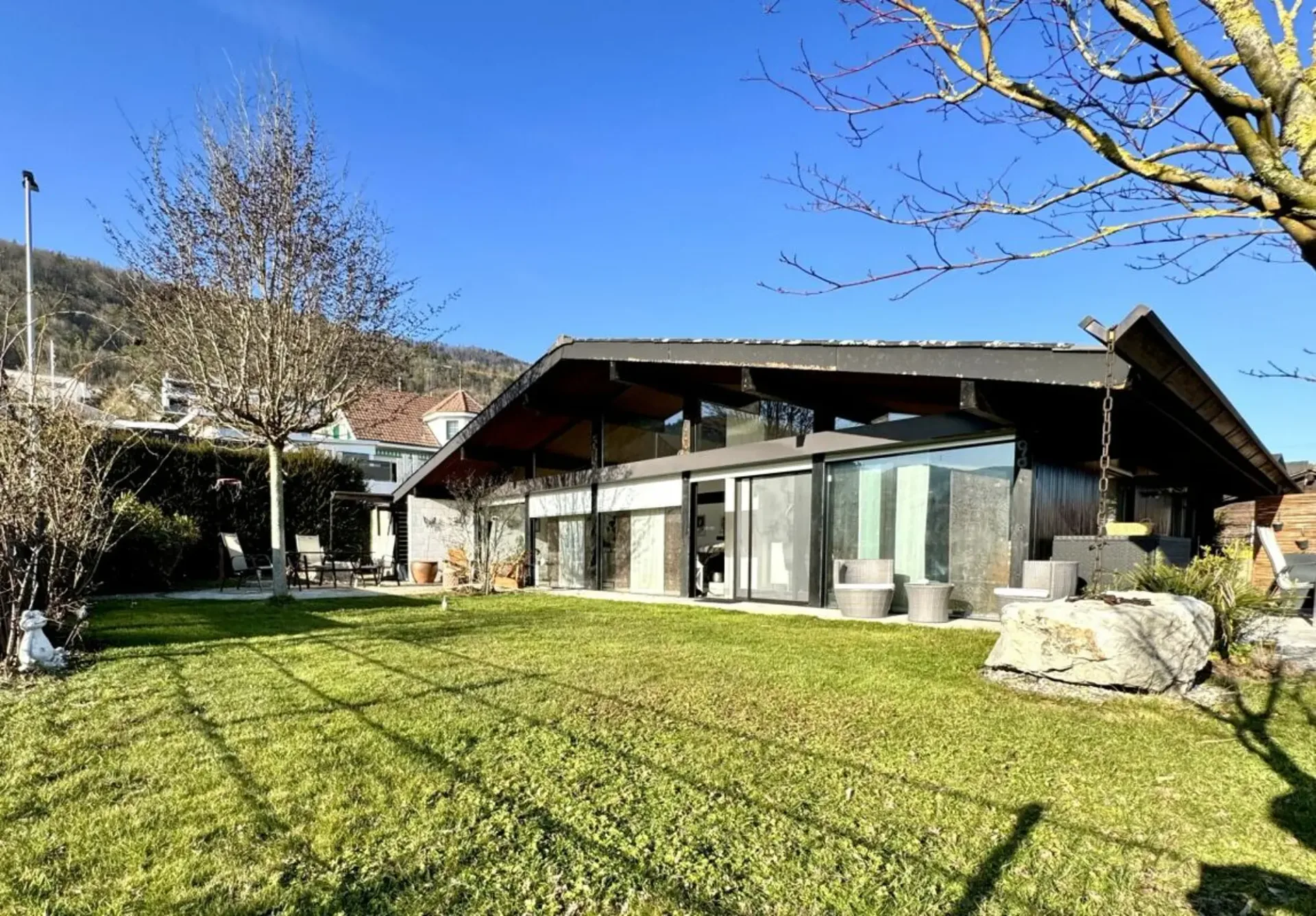 6.5 Zimmer Einfamilienhaus mit sehr grosser Garage