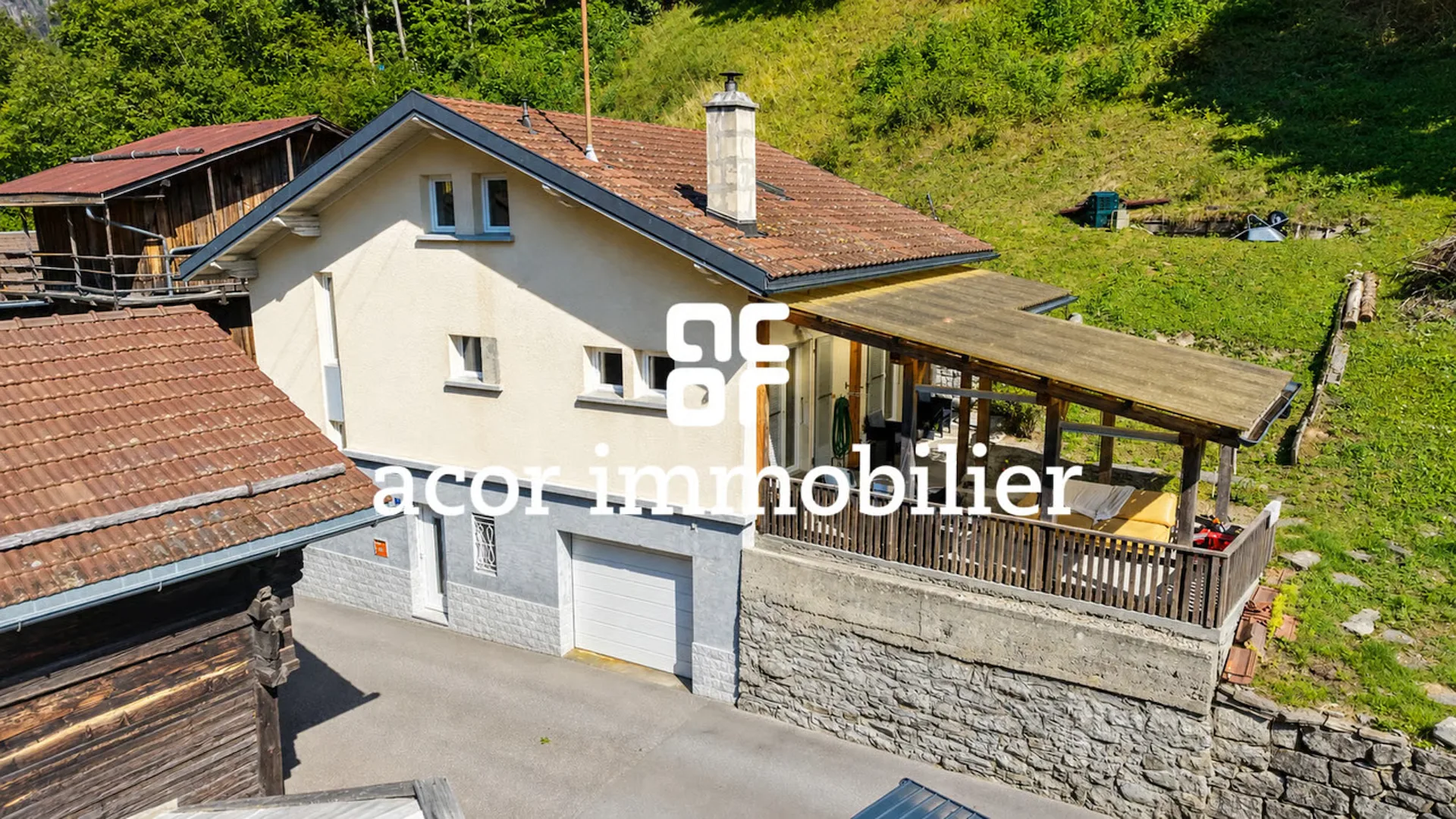 Einfaches 7-Zimmer-Dorfhaus in Bovernier mit Baugrund
