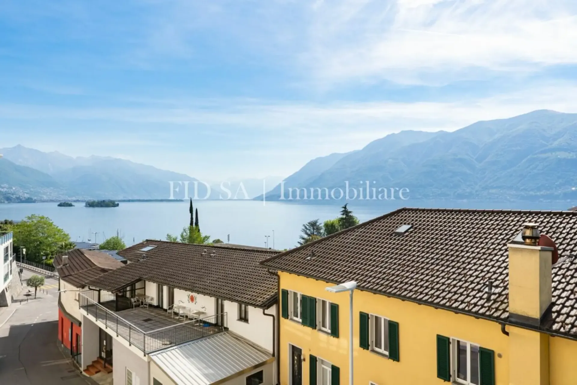 BRISSAGO - 3.5-Zimmerwohnung mit Seesicht - nur wenige Schritte vom See entfernt