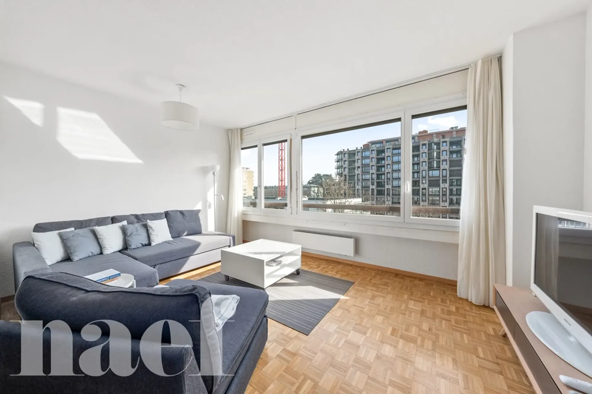 Investition: Helles Studio in Champel