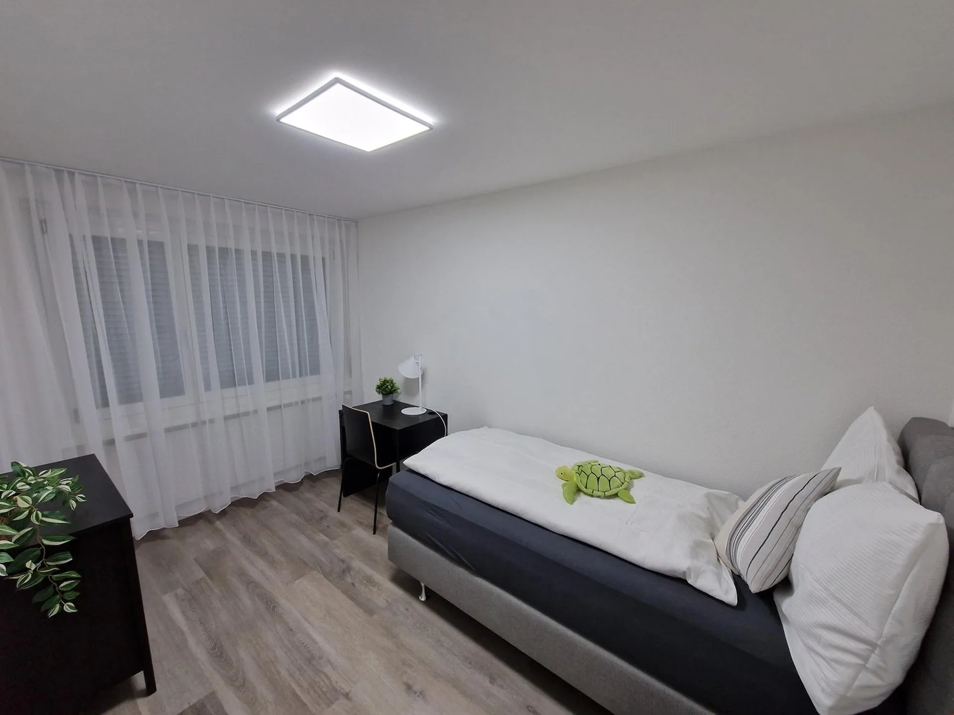 möblierte Businesszimmer, Monteurzimmer (Achtung: gemeinsame Küche und Bad))