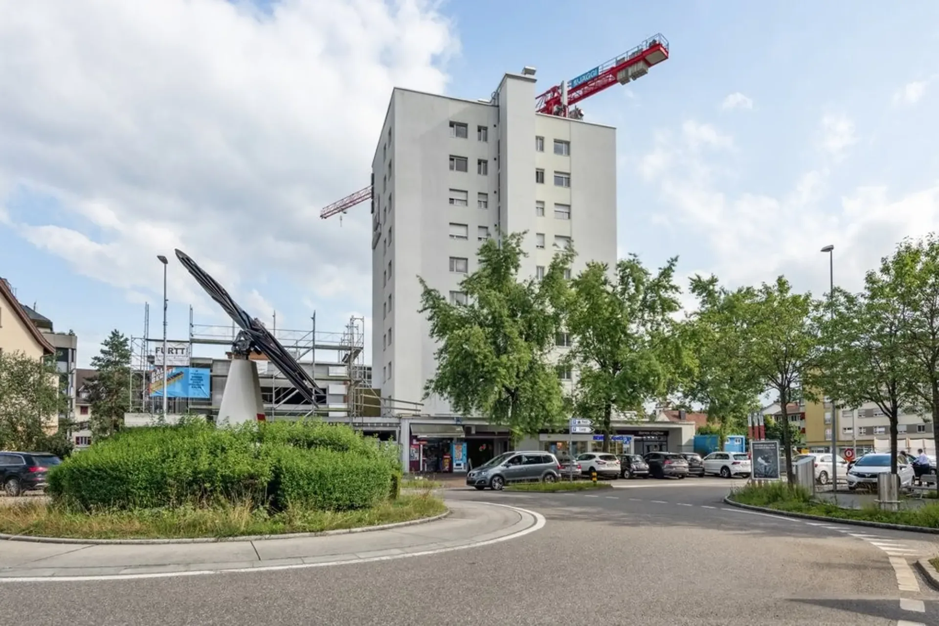 Zentrales Büro mit Balkon